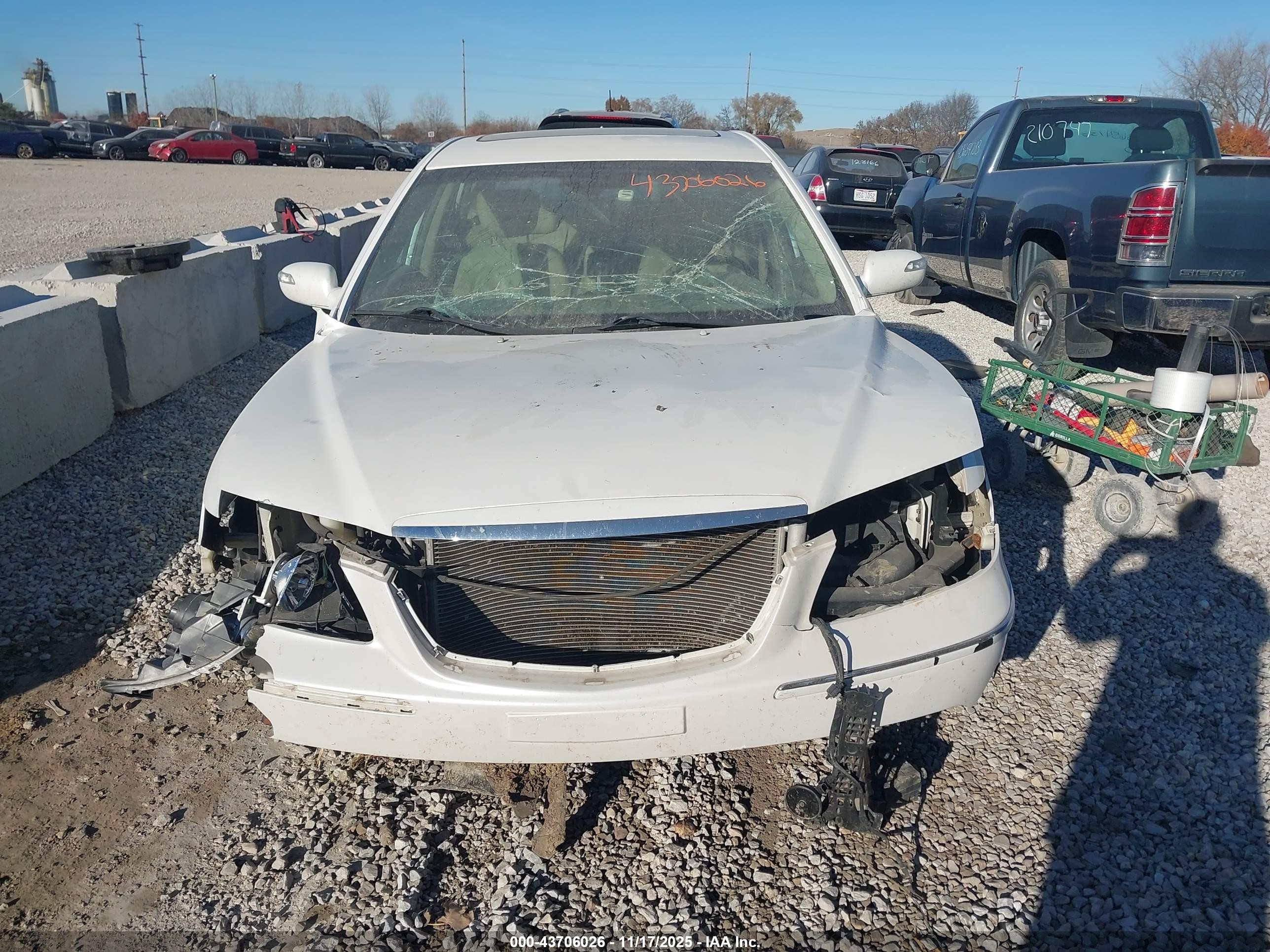 2009 Hyundai Azera Limited White vin: KMHFC46F19A343200