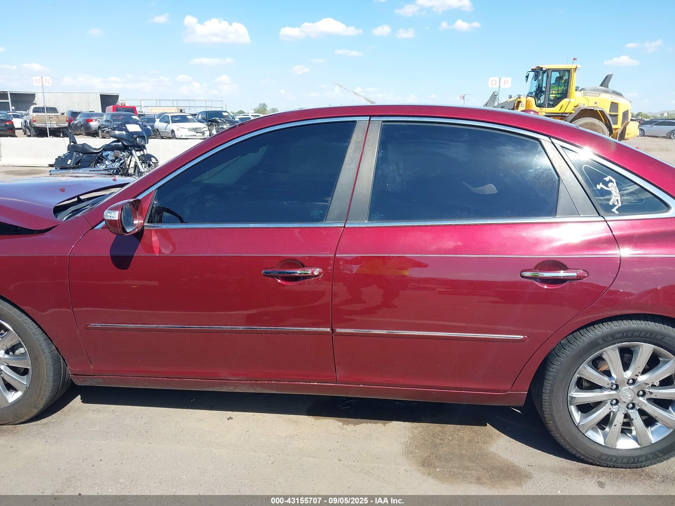 2009 Hyundai Azera Limited Maroon vin: KMHFC46F19A344282