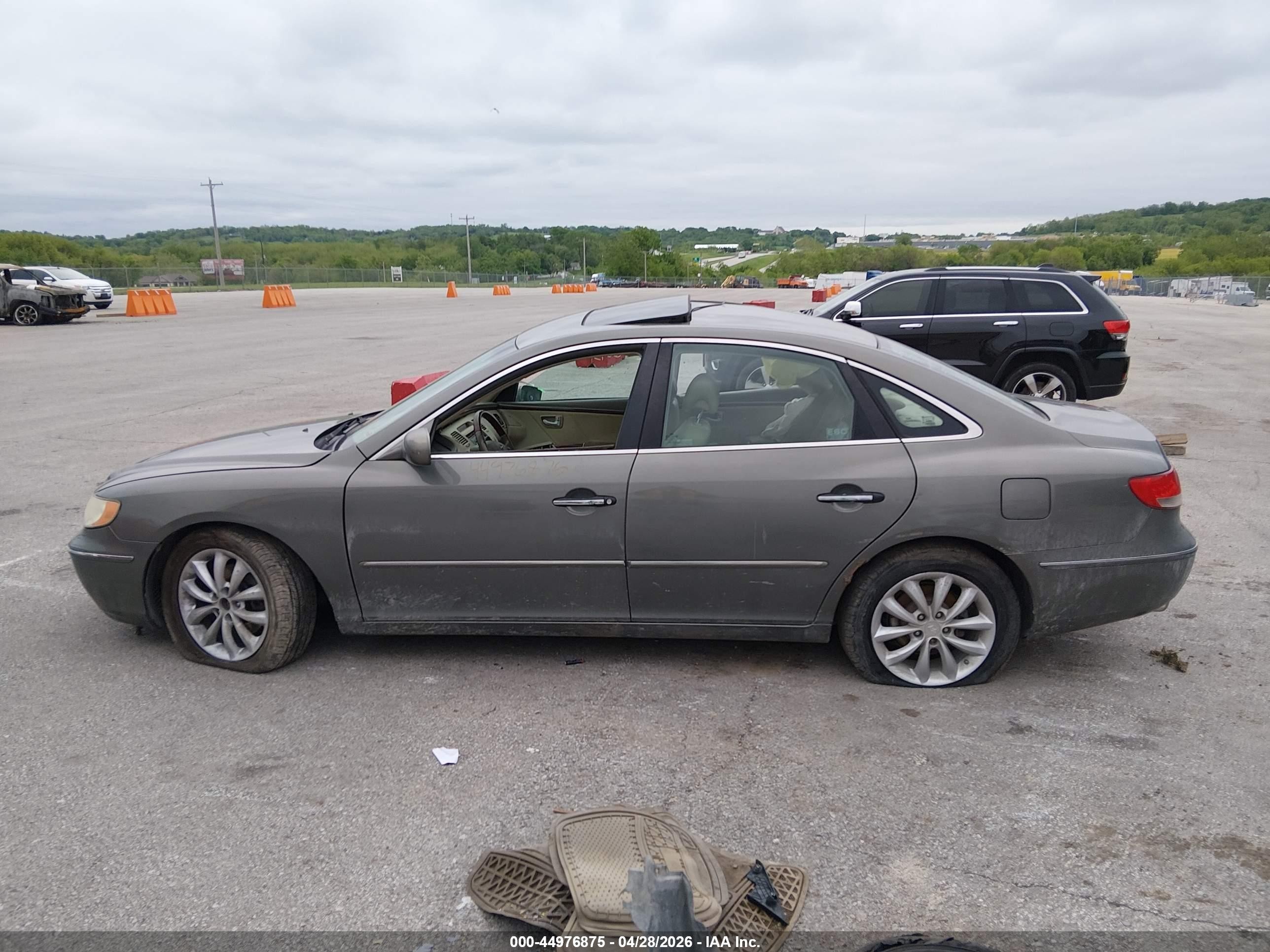 2007 Hyundai Azera Limited/se Green vin: KMHFC46F27A154195