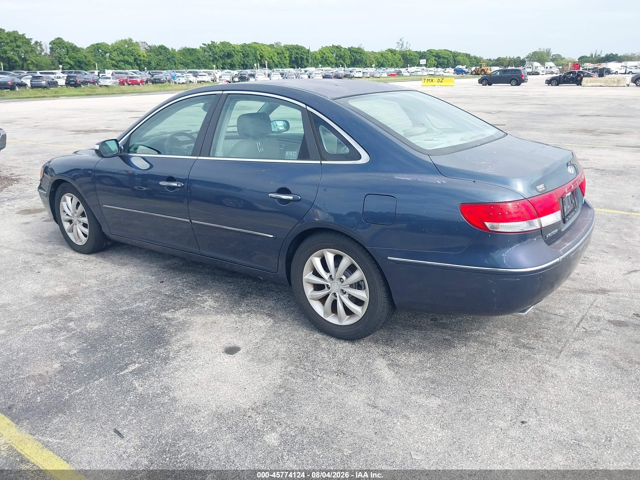 2007 Hyundai Azera Limited/se Blue vin: KMHFC46F27A178285