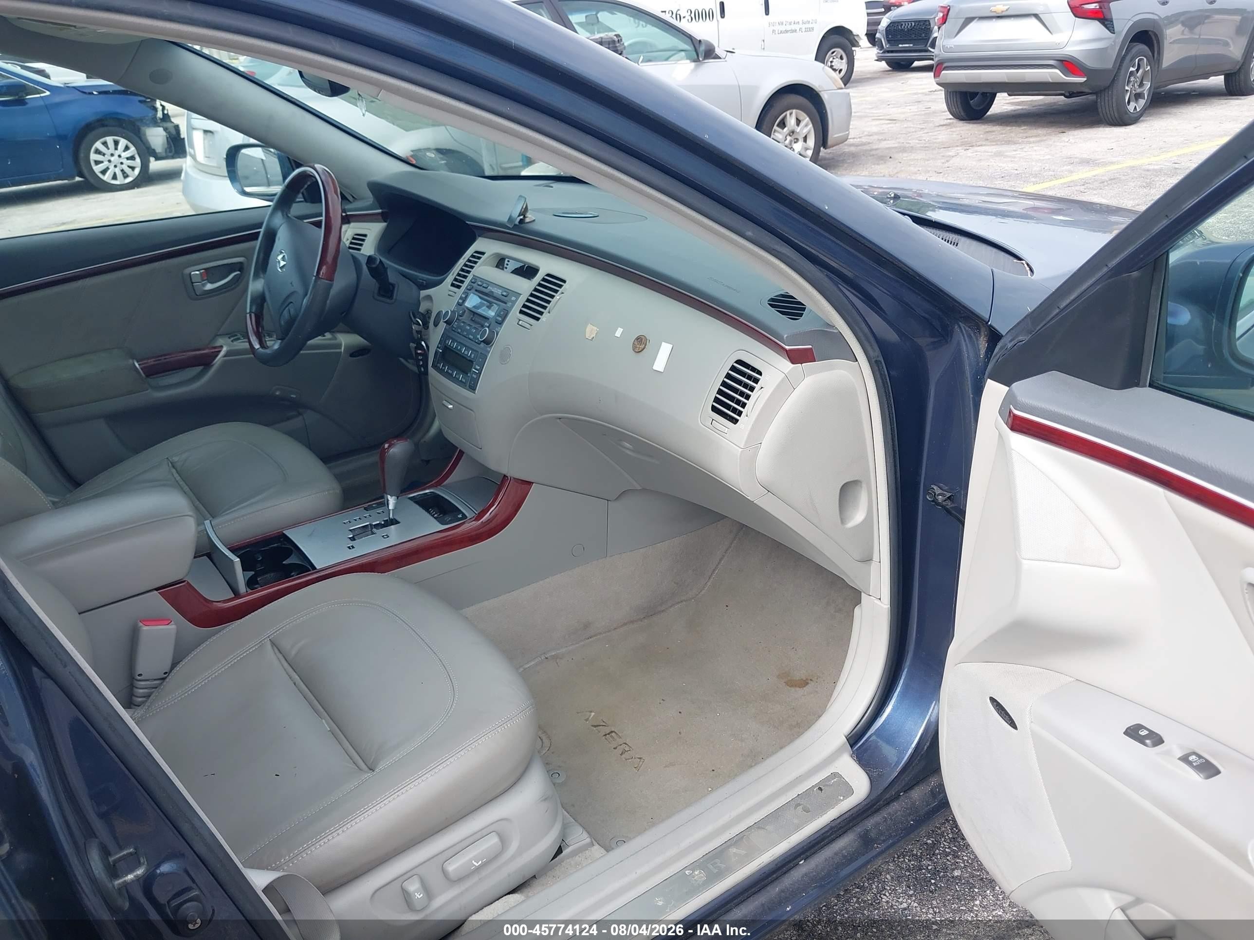 2007 Hyundai Azera Limited/se Blue vin: KMHFC46F27A178285