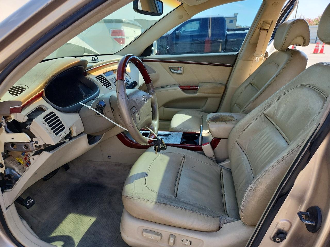 2007 Hyundai Azera Se Tan vin: KMHFC46F27A178688