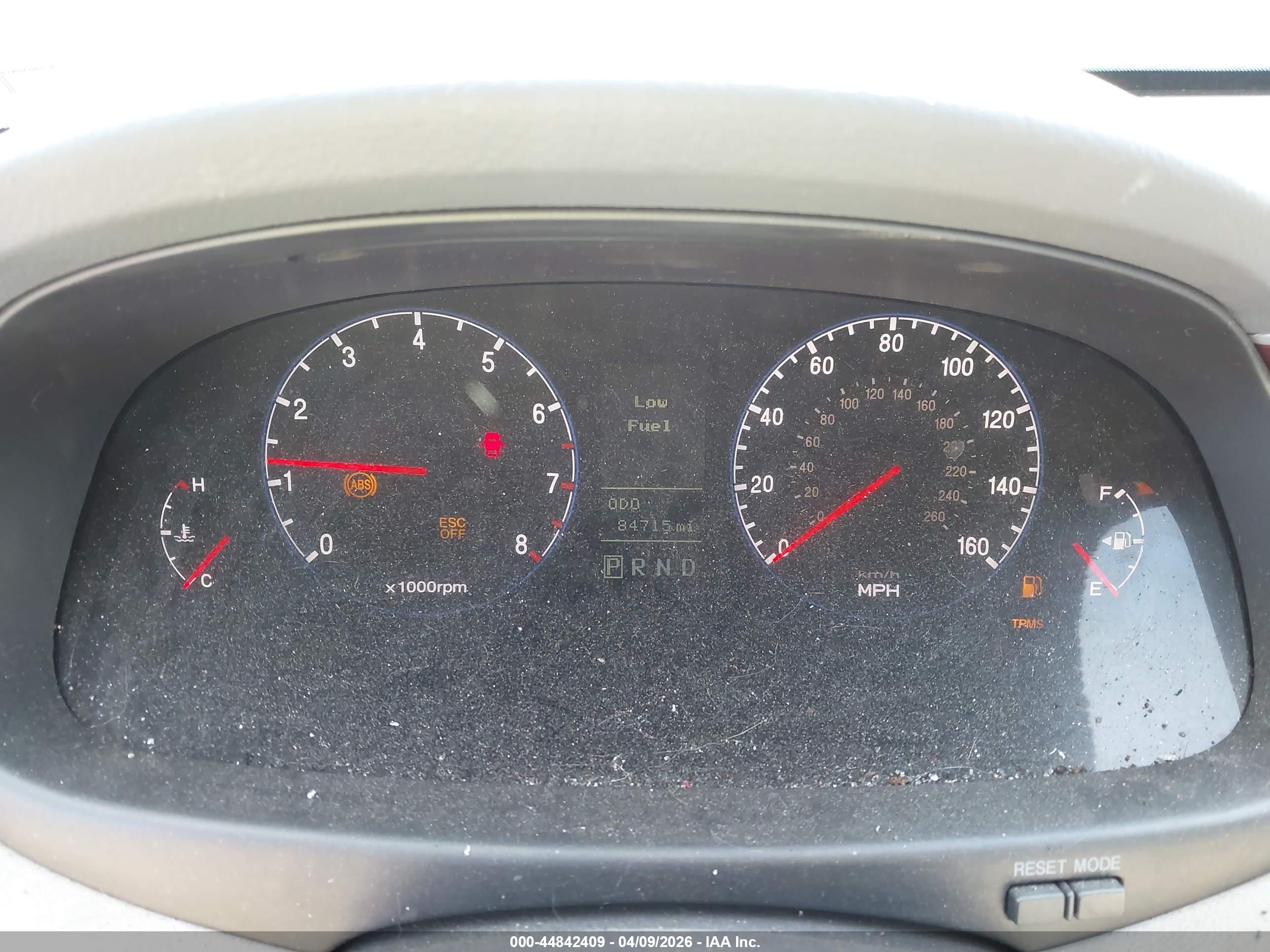 2008 Hyundai Azera Limited Silver vin: KMHFC46F28A256078