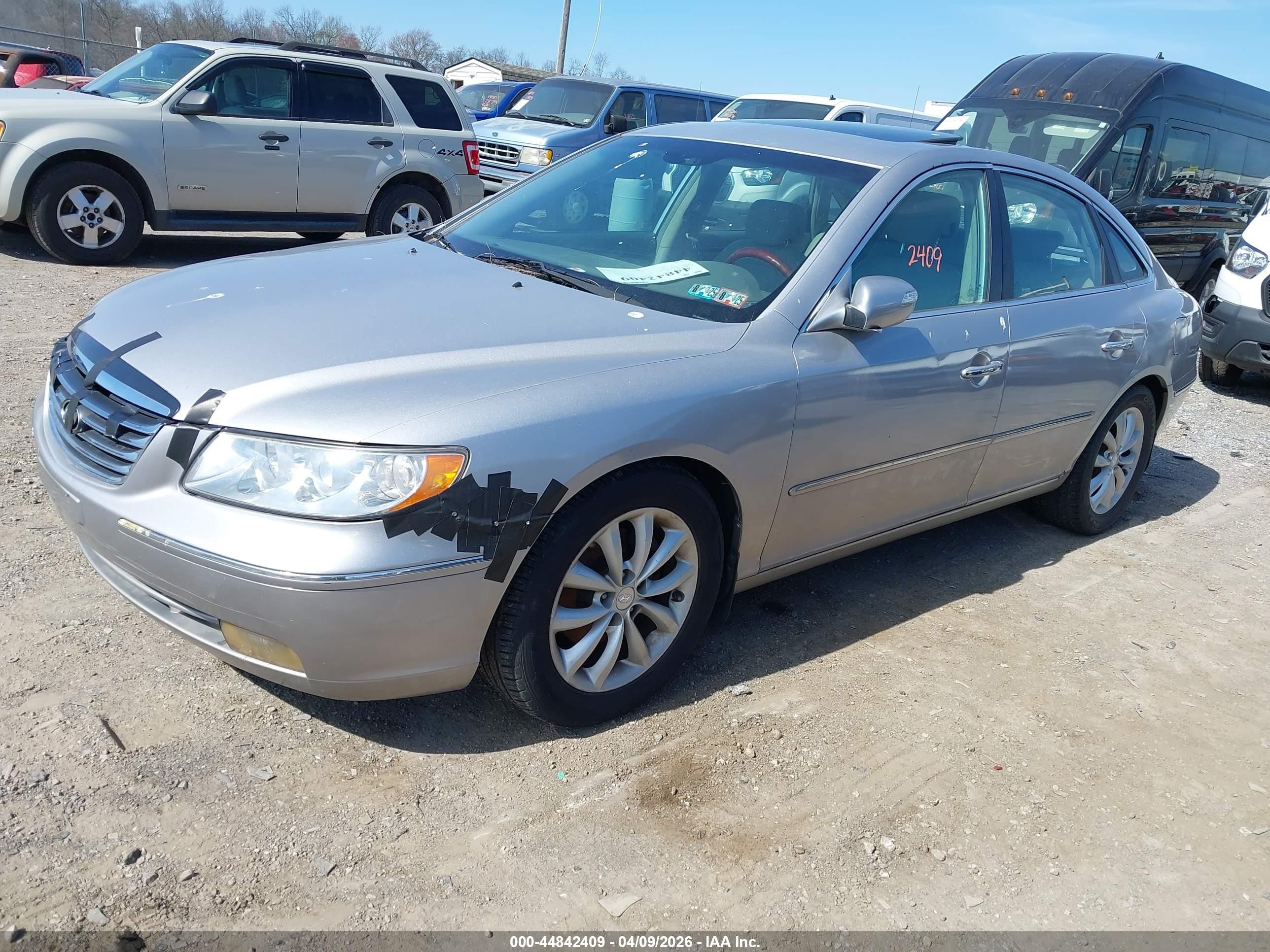 2008 Hyundai Azera Limited Silver vin: KMHFC46F28A256078