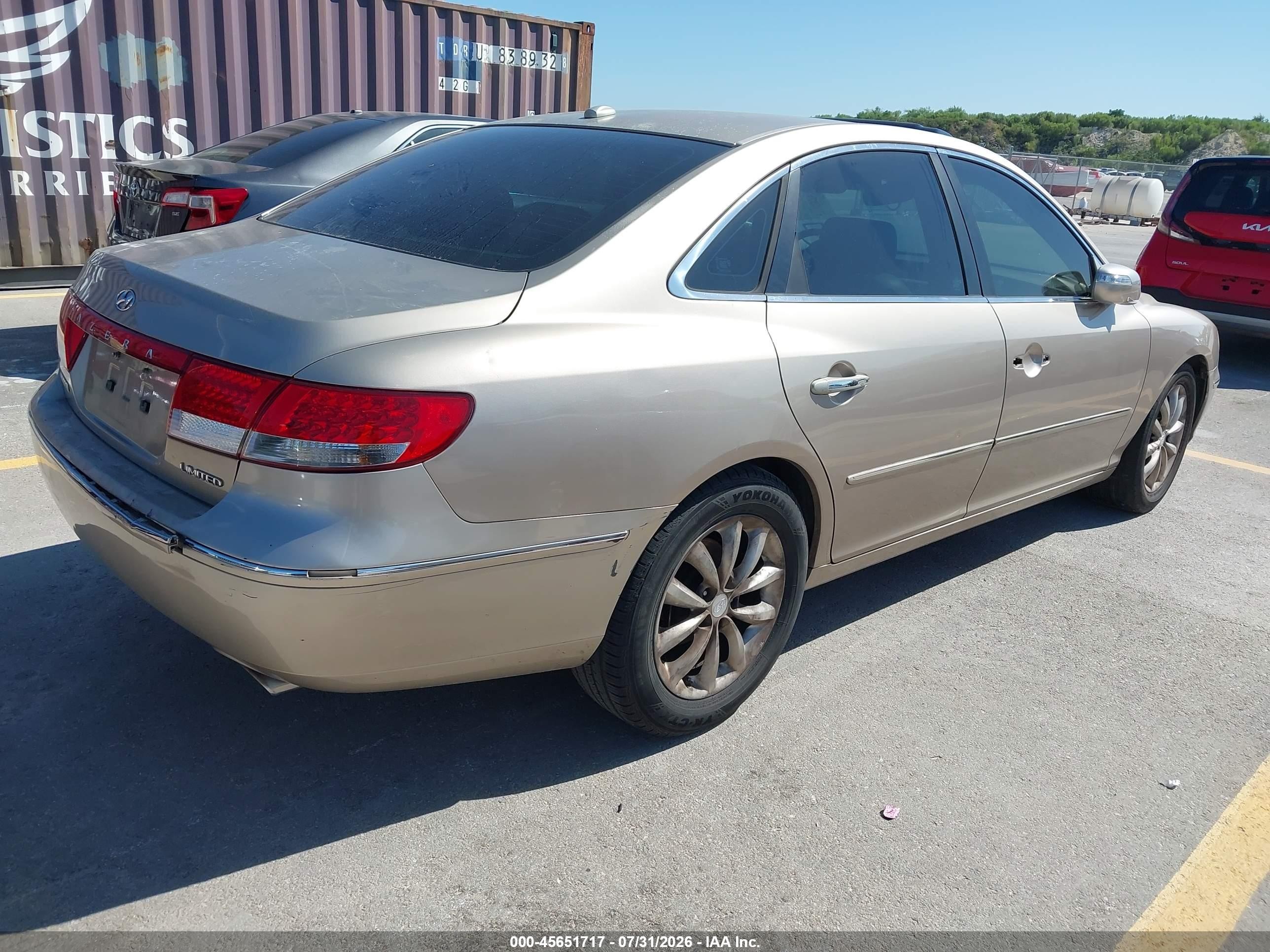 2008 Hyundai Azera Limited Gold vin: KMHFC46F28A297035