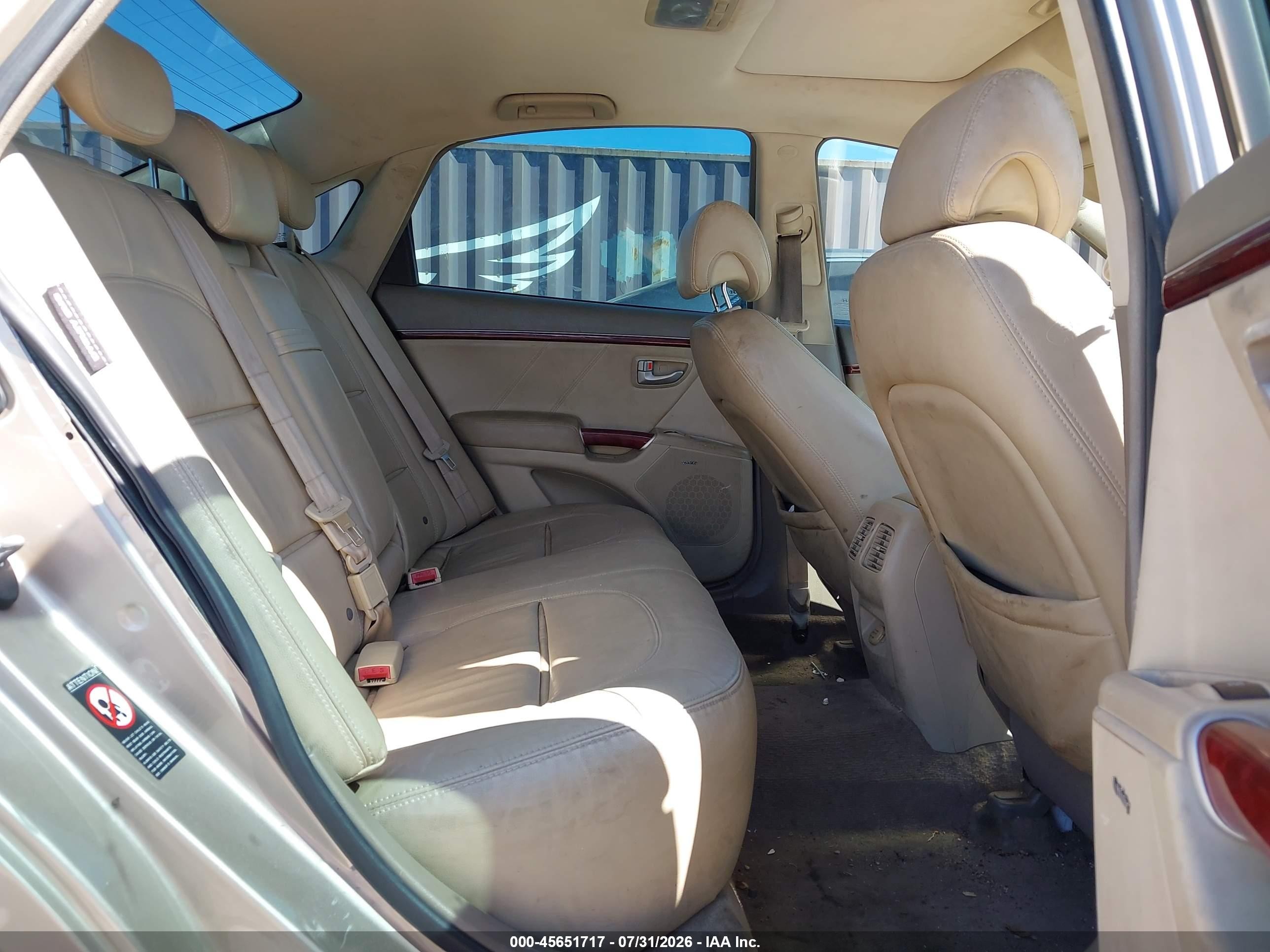 2008 Hyundai Azera Limited Gold vin: KMHFC46F28A297035