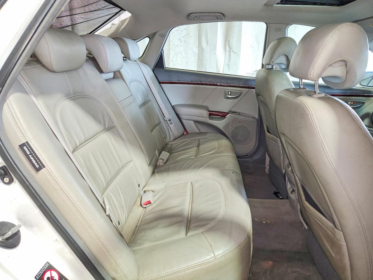 2008 Hyundai Azera Limited White vin: KMHFC46F28A310012