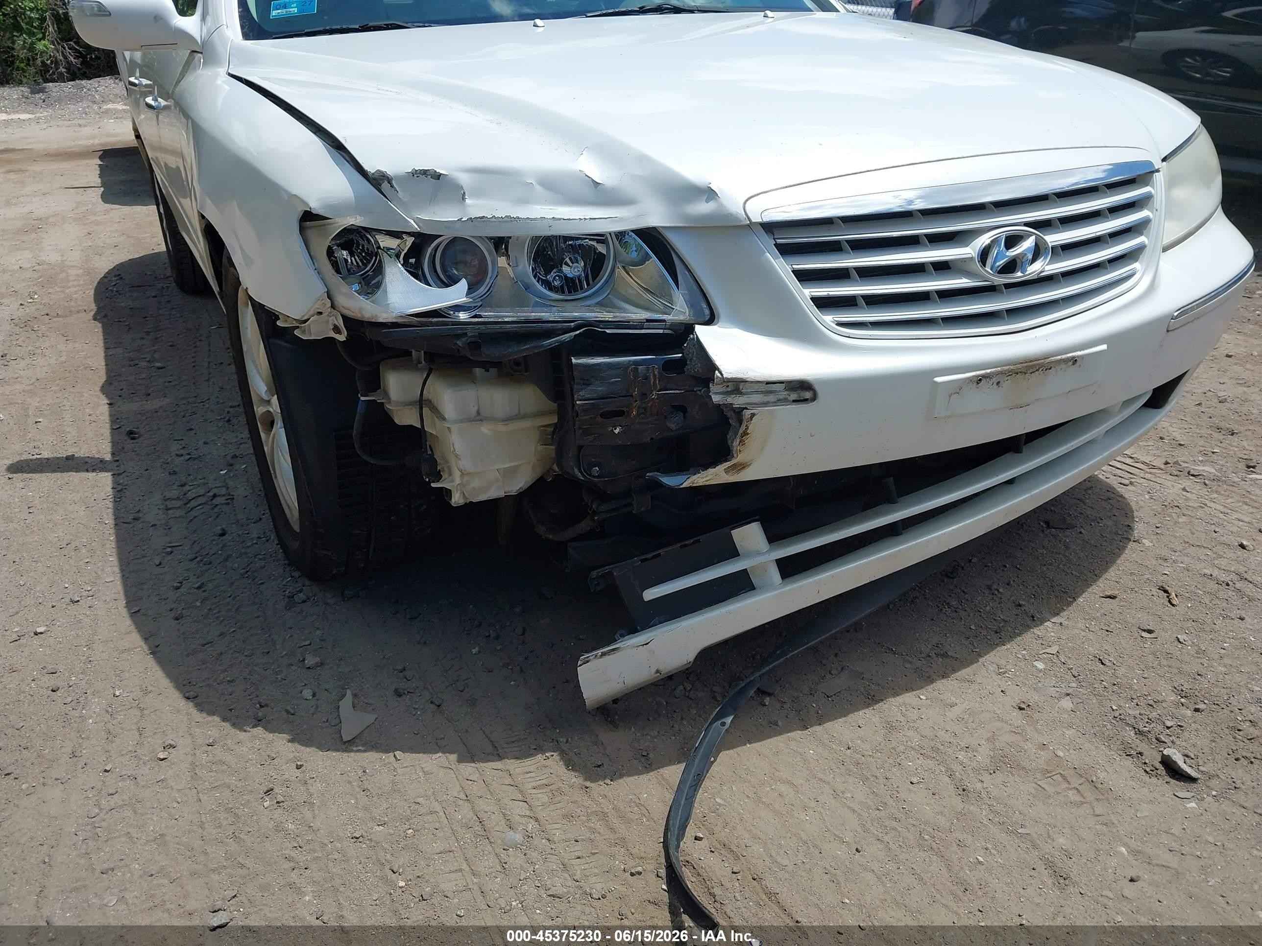 2008 Hyundai Azera Limited White vin: KMHFC46F28A310754
