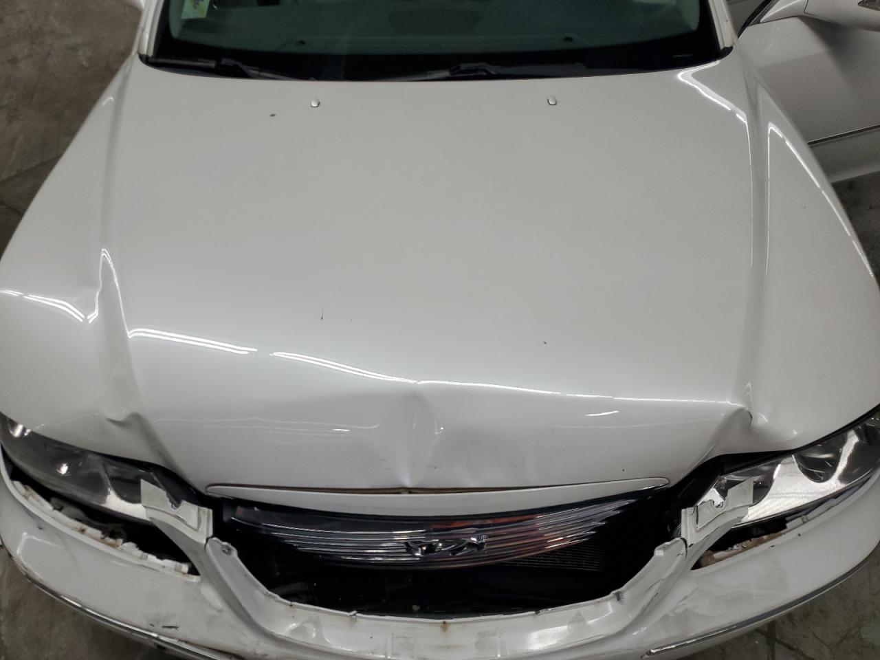 2009 Hyundai Azera Se White vin: KMHFC46F29A372401