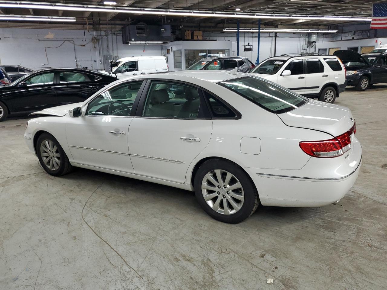 2009 Hyundai Azera Se White vin: KMHFC46F29A372401