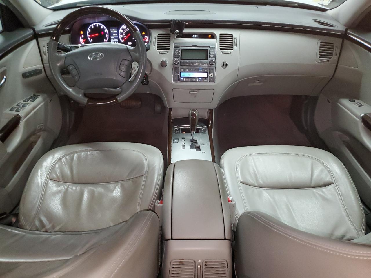 2009 Hyundai Azera Se White vin: KMHFC46F29A372401