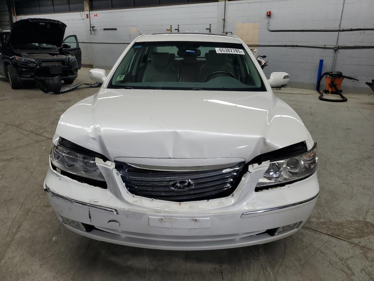 2009 Hyundai Azera Se White vin: KMHFC46F29A372401