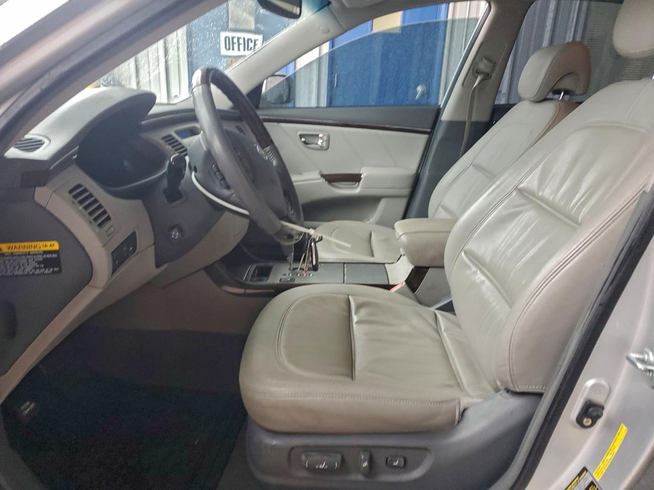 2009 Hyundai Azera Se Silver vin: KMHFC46F29A381261