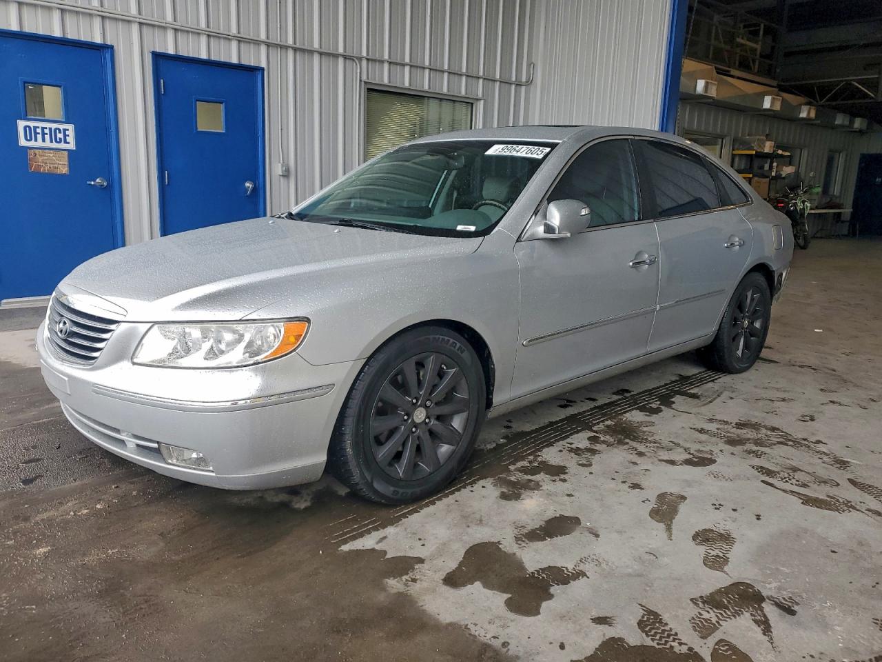 2009 Hyundai Azera Se Silver vin: KMHFC46F29A381261