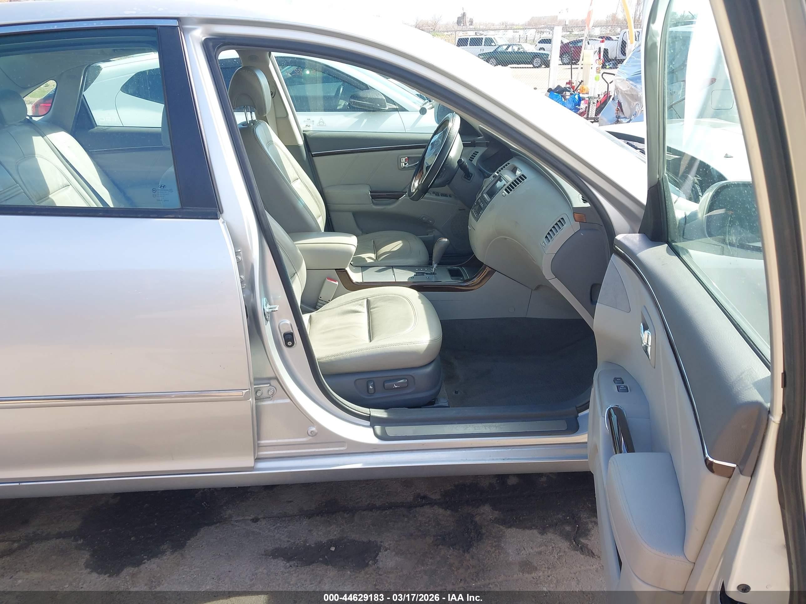 2009 Hyundai Azera Limited Серебряный vin: KMHFC46F29A394043