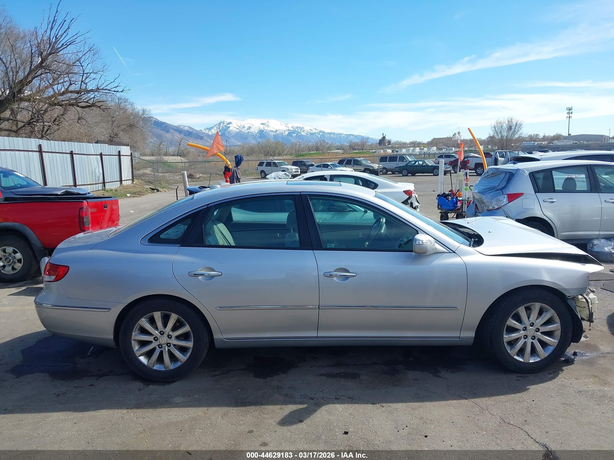 2009 Hyundai Azera Limited Серебряный vin: KMHFC46F29A394043