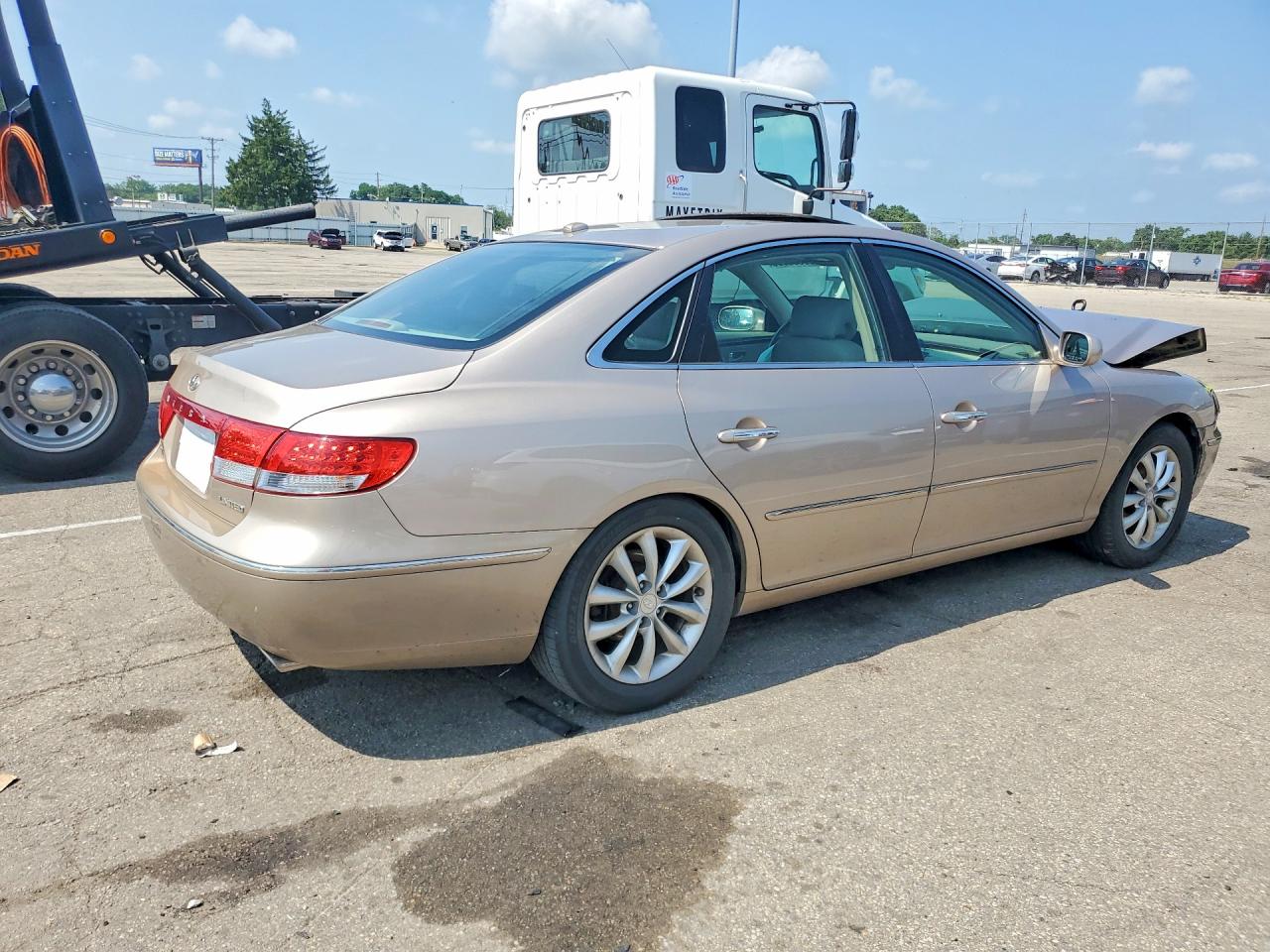 2007 Hyundai Azera Se Beige vin: KMHFC46F37A185228