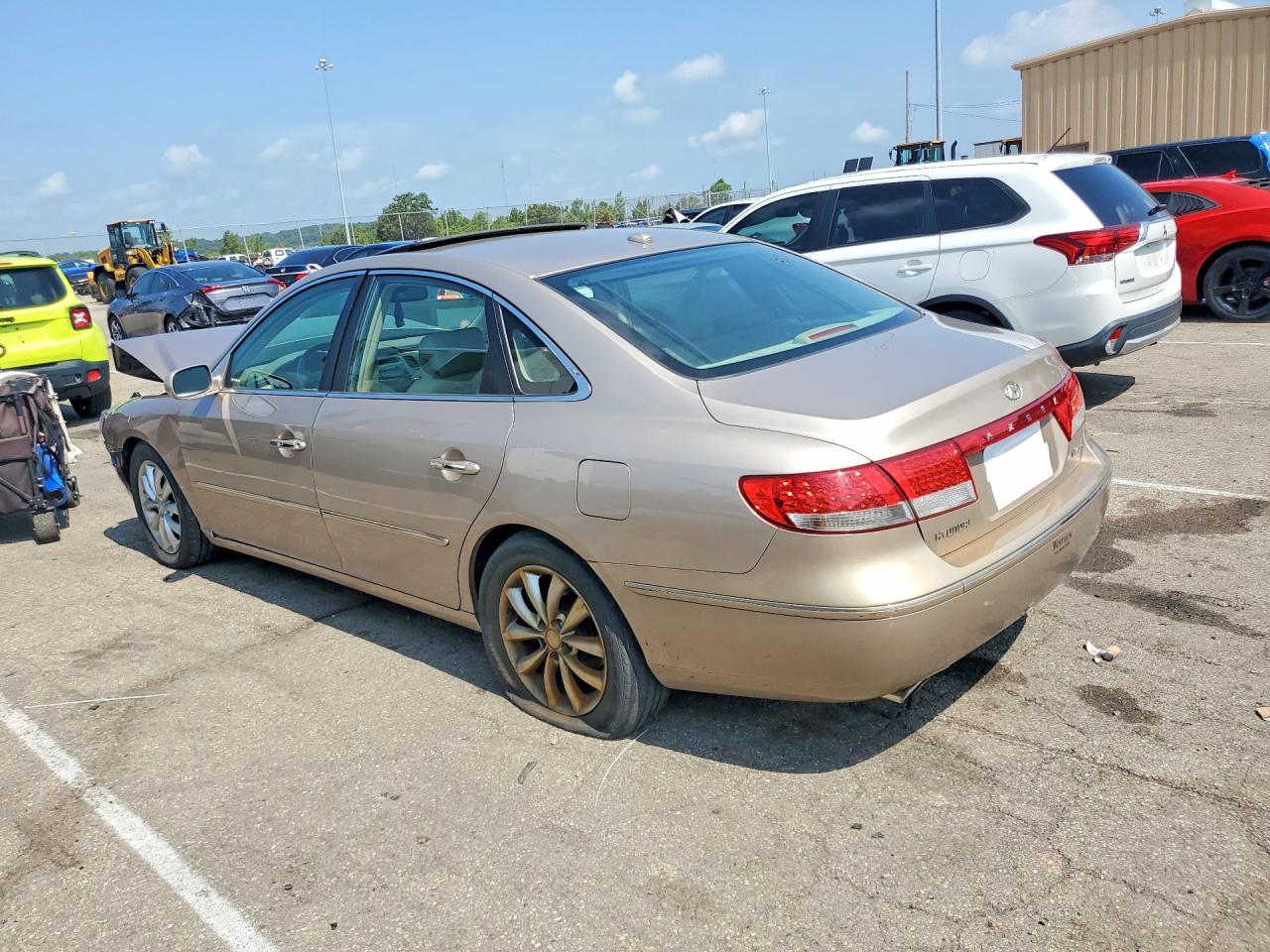 2007 Hyundai Azera Se Beige vin: KMHFC46F37A185228