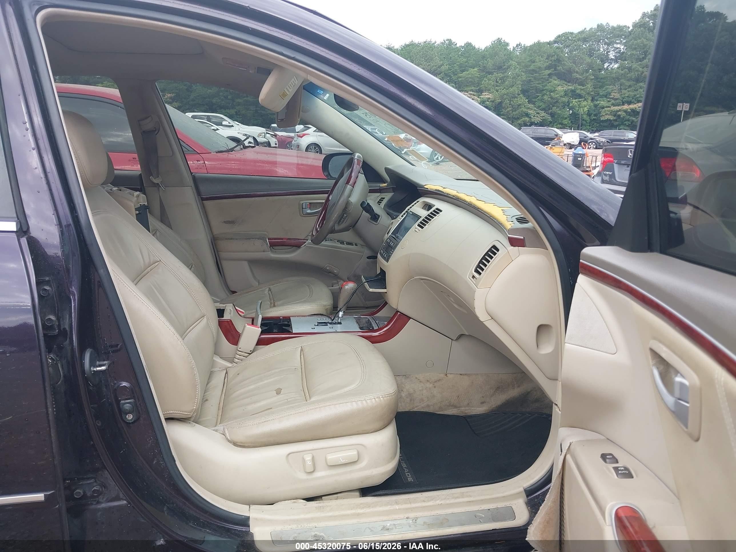 2007 Hyundai Azera Limited/se Purple vin: KMHFC46F37A237392