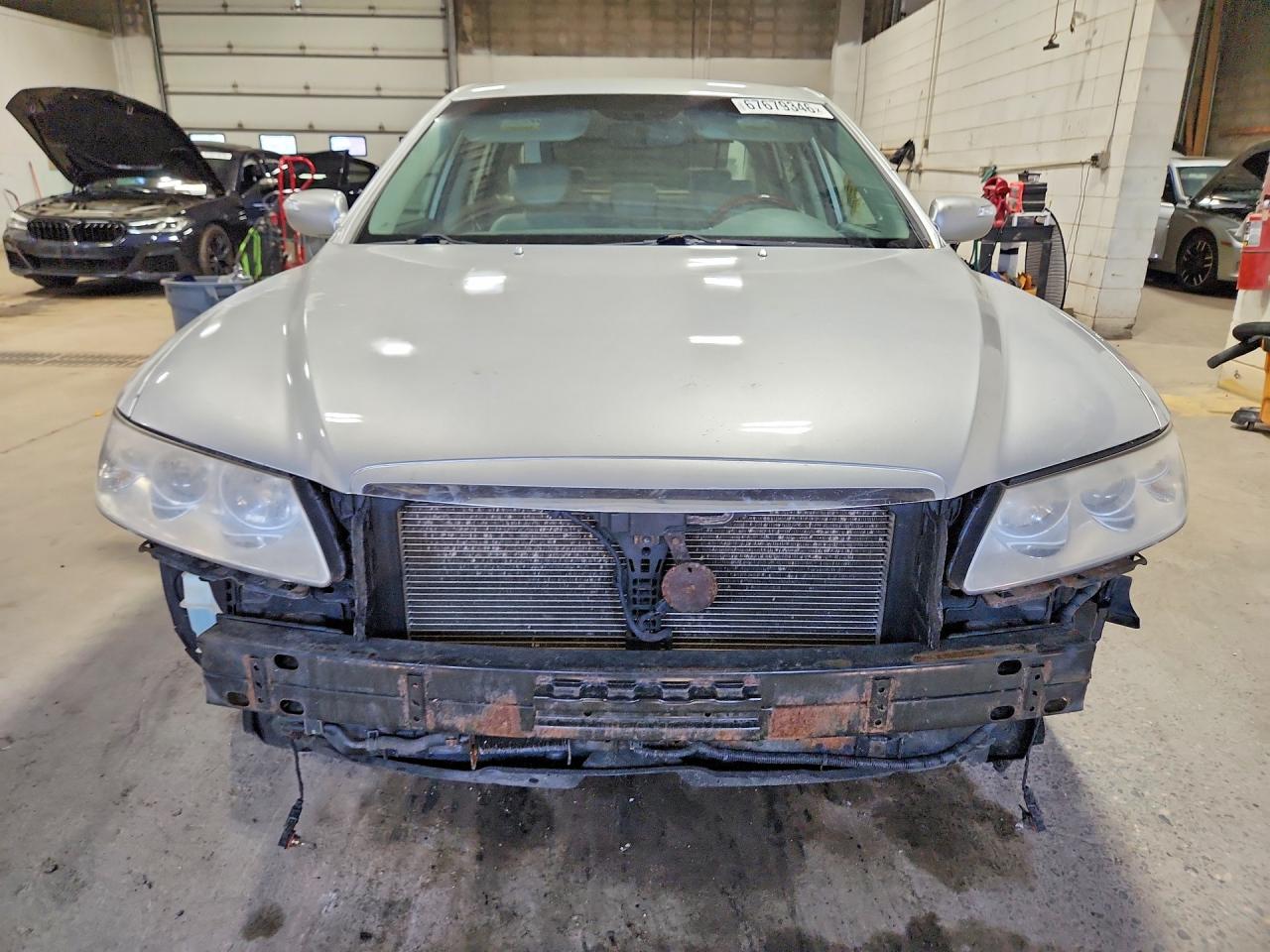 2008 Hyundai Azera Limited Silver vin: KMHFC46F38A305255