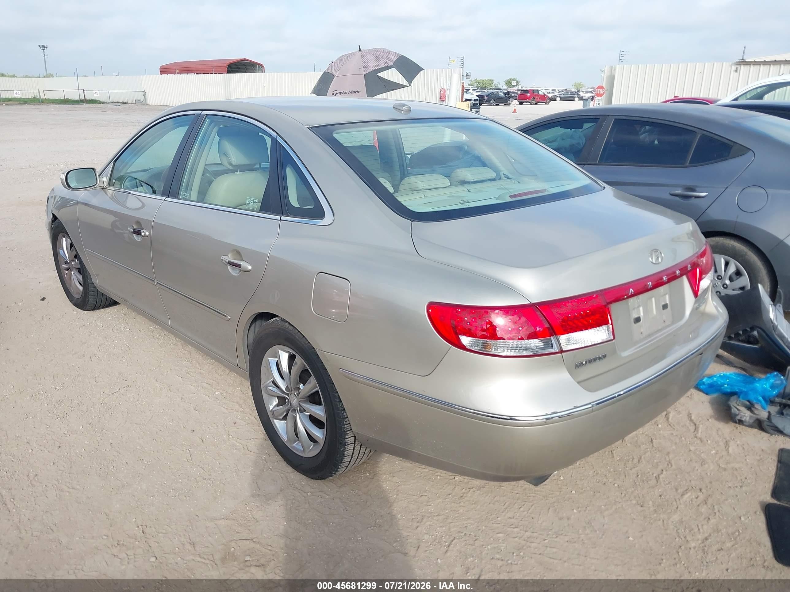 2008 Hyundai Azera Limited Champagne vin: KMHFC46F38A335436