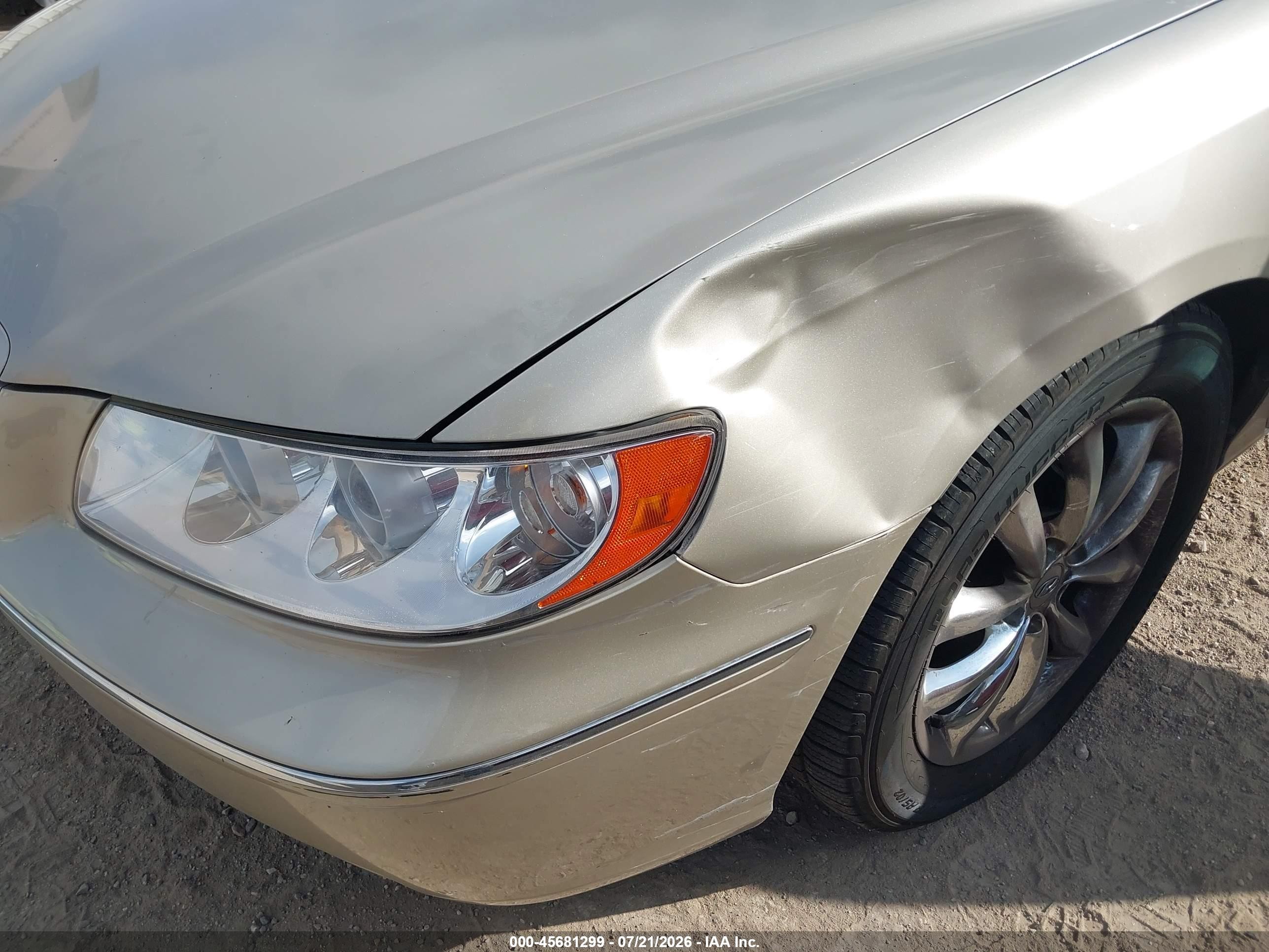 2008 Hyundai Azera Limited Champagne vin: KMHFC46F38A335436