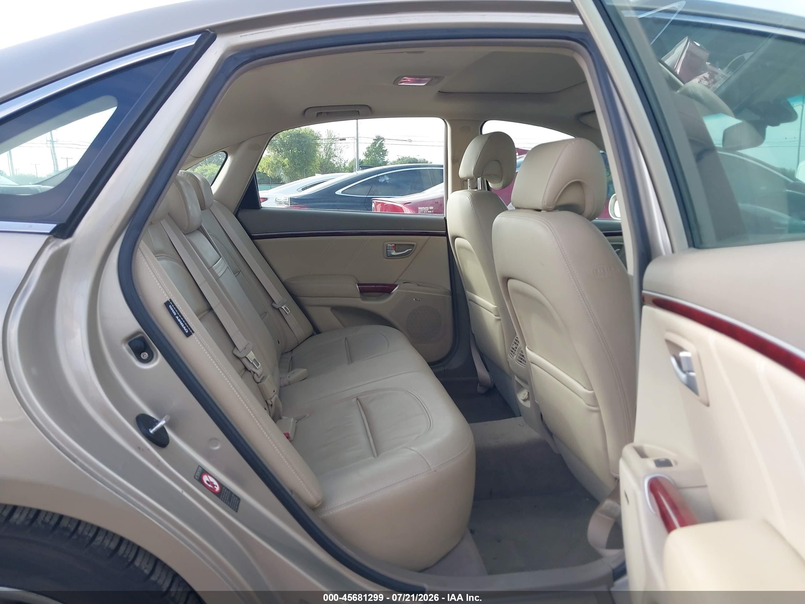 2008 Hyundai Azera Limited Champagne vin: KMHFC46F38A335436