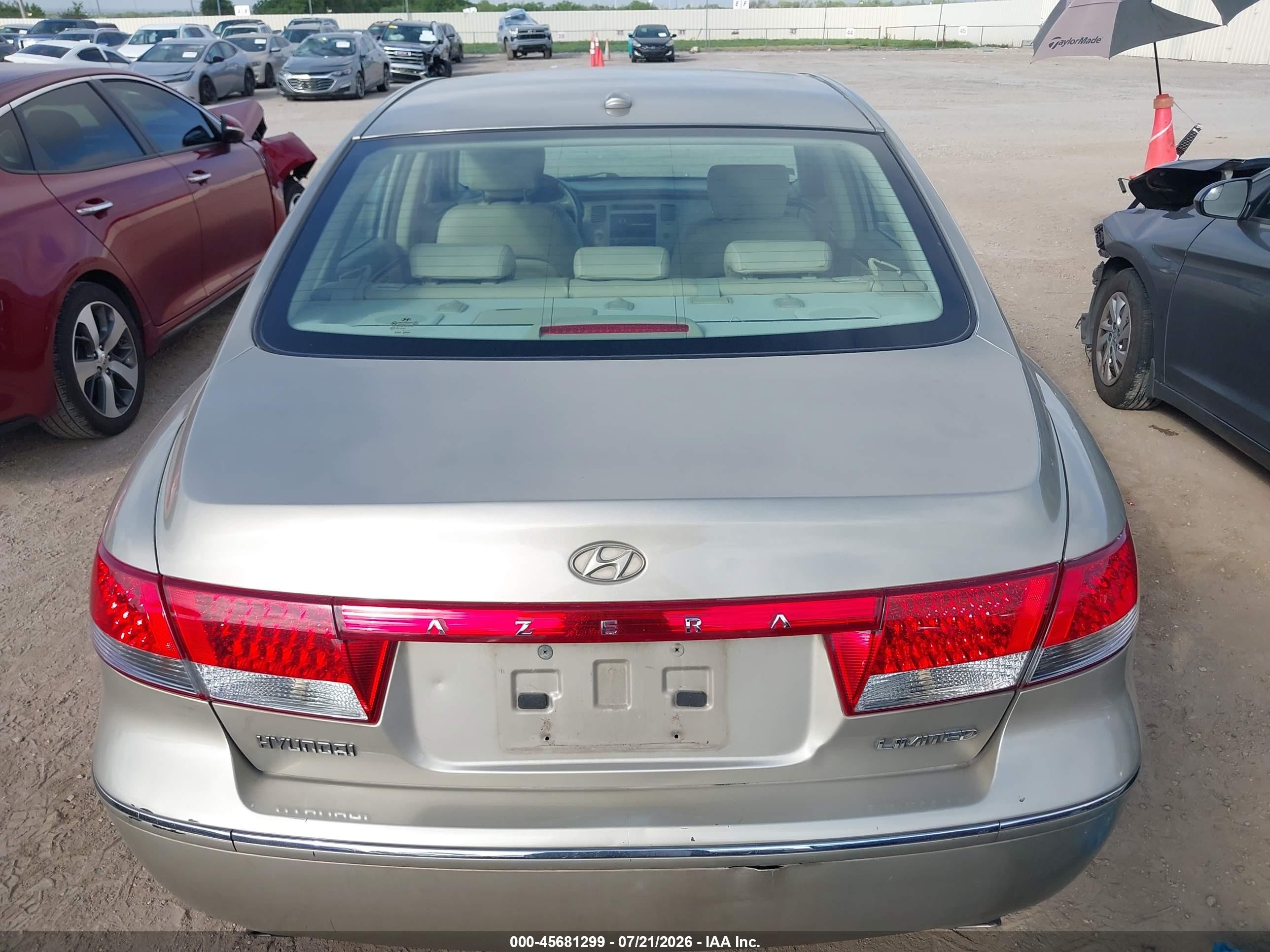2008 Hyundai Azera Limited Champagne vin: KMHFC46F38A335436