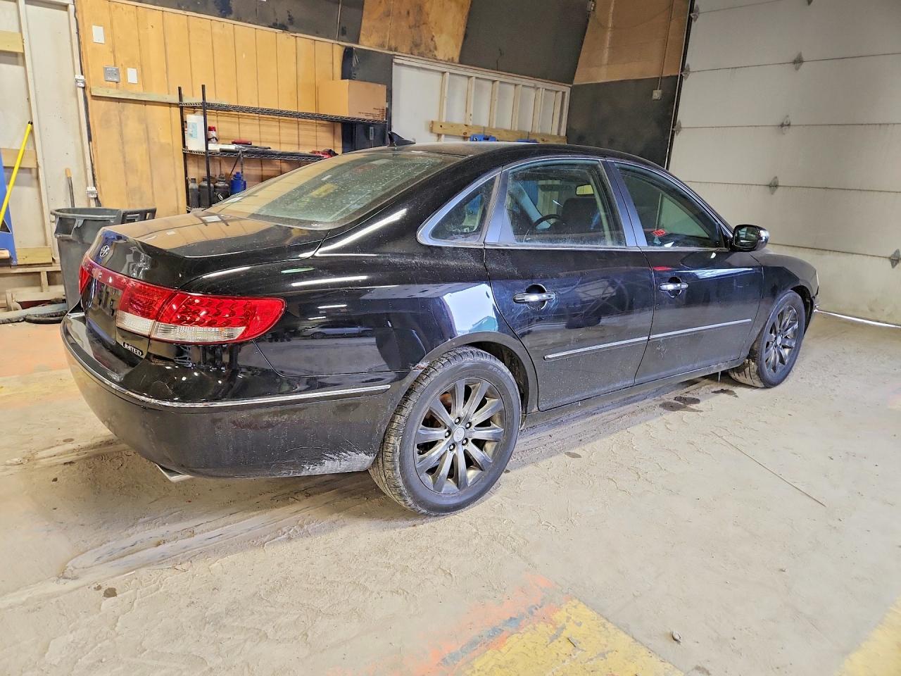 2009 Hyundai Azera Limited Black vin: KMHFC46F39A387411