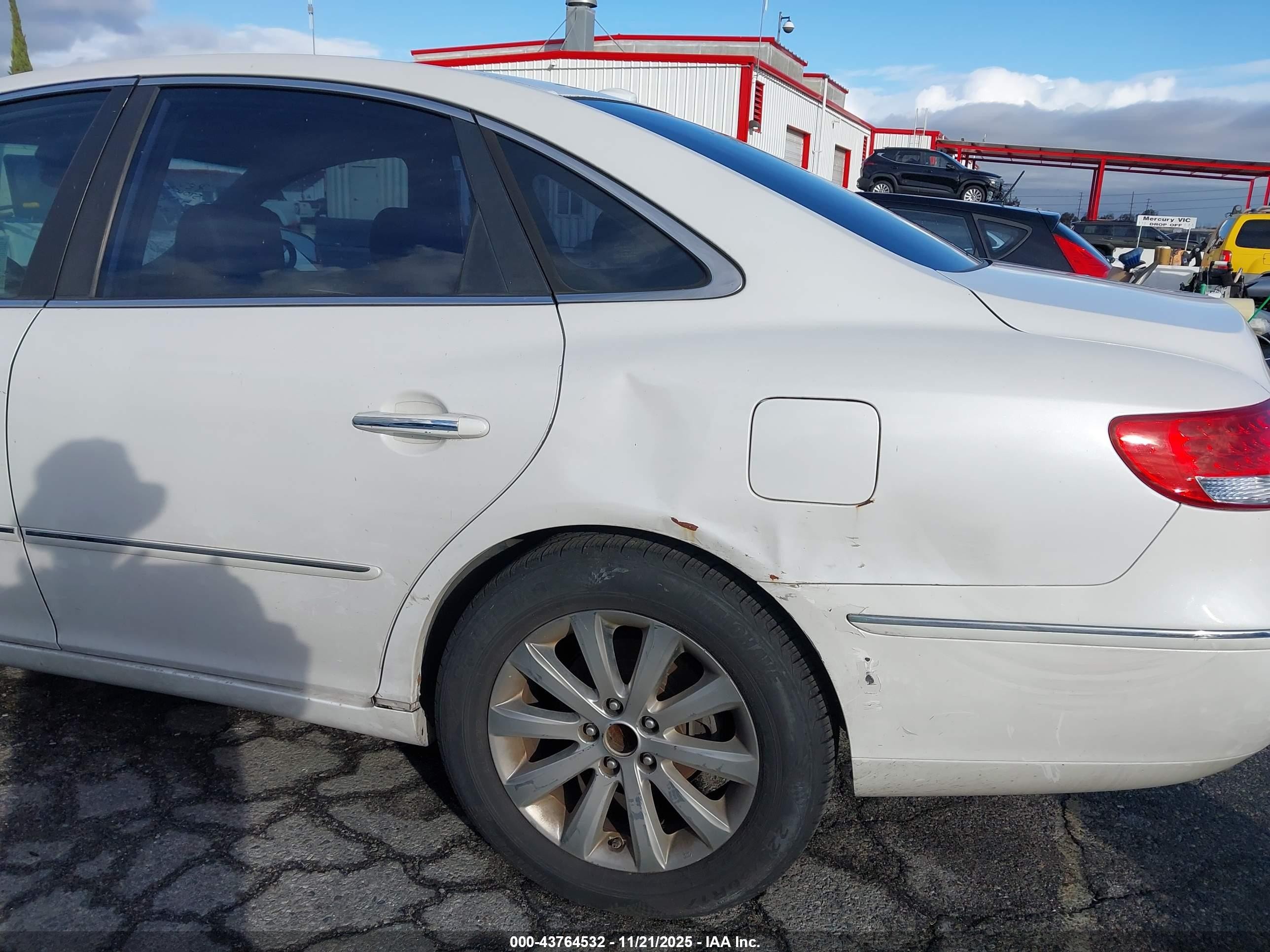 2009 Hyundai Azera Limited Белый vin: KMHFC46F39A441869