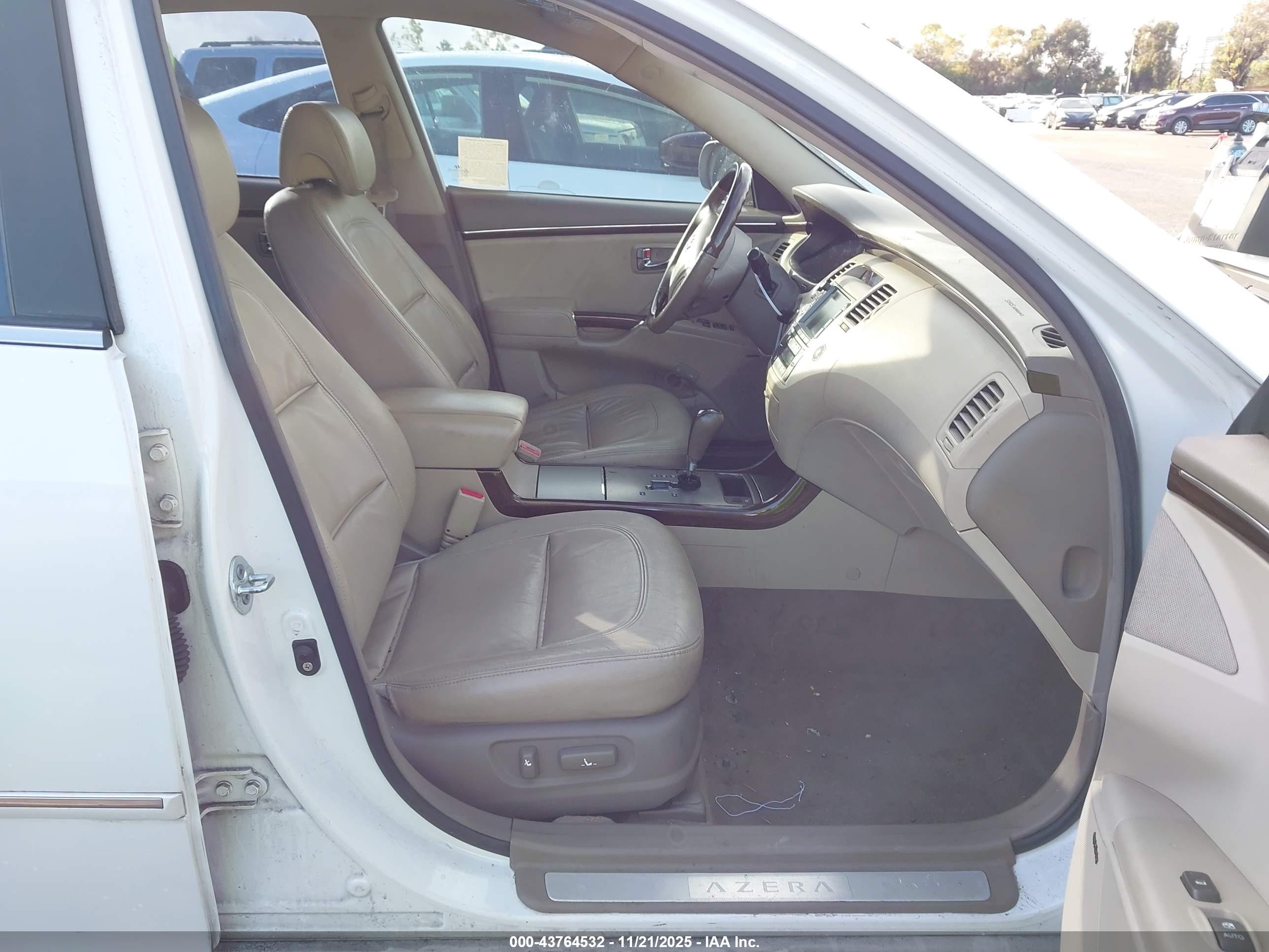 2009 Hyundai Azera Limited Белый vin: KMHFC46F39A441869