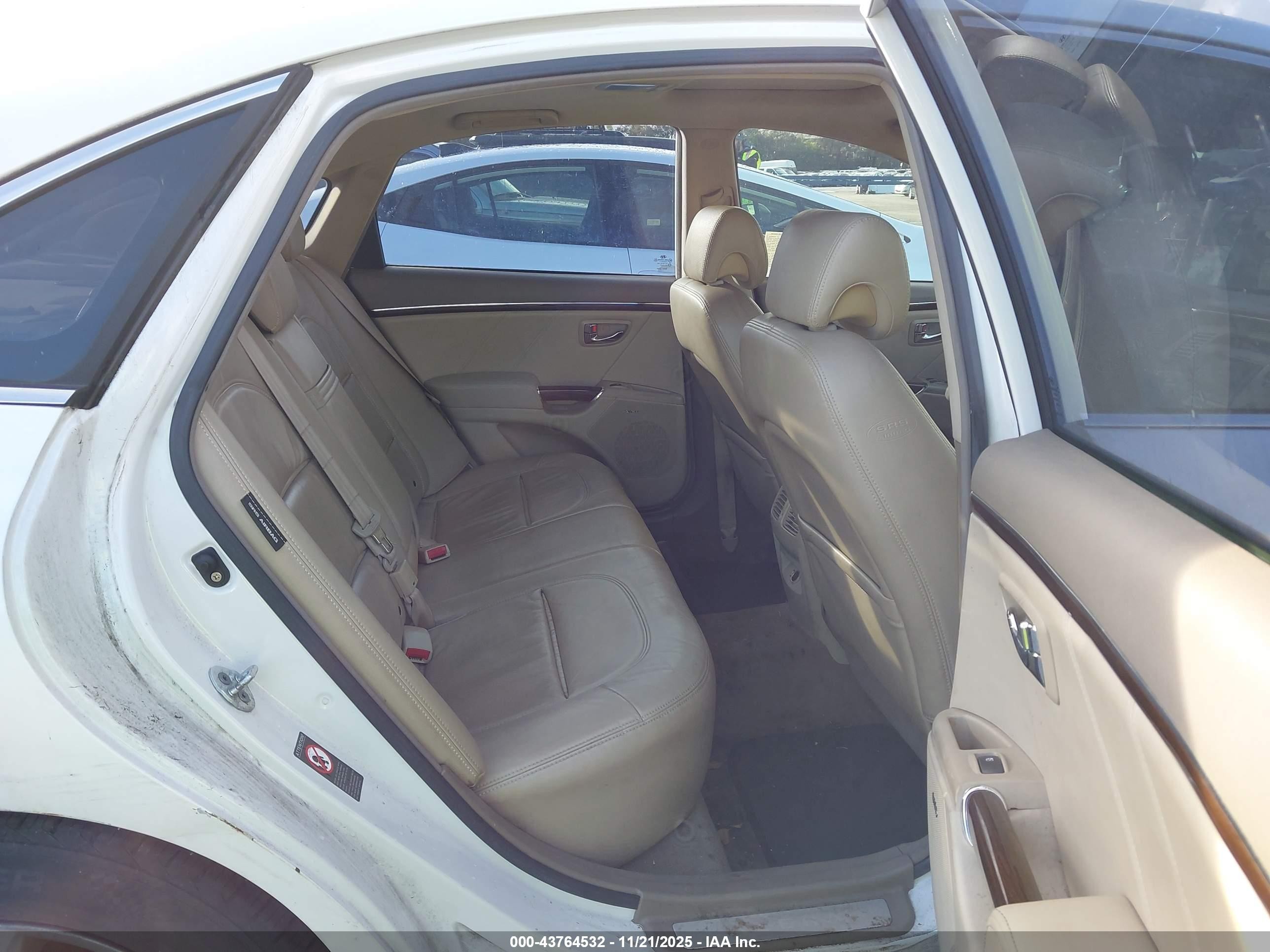 2009 Hyundai Azera Limited Белый vin: KMHFC46F39A441869