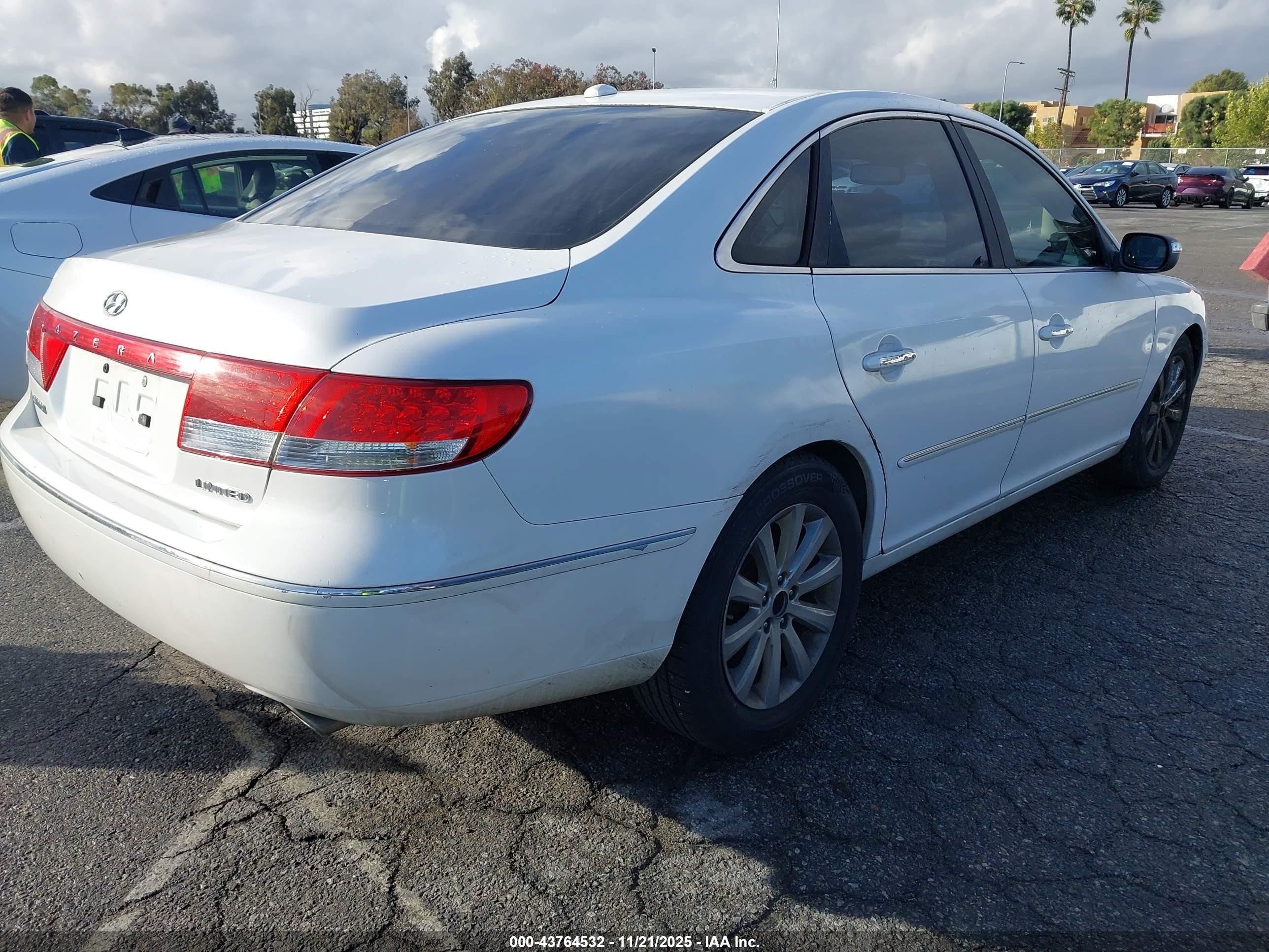 2009 Hyundai Azera Limited Белый vin: KMHFC46F39A441869