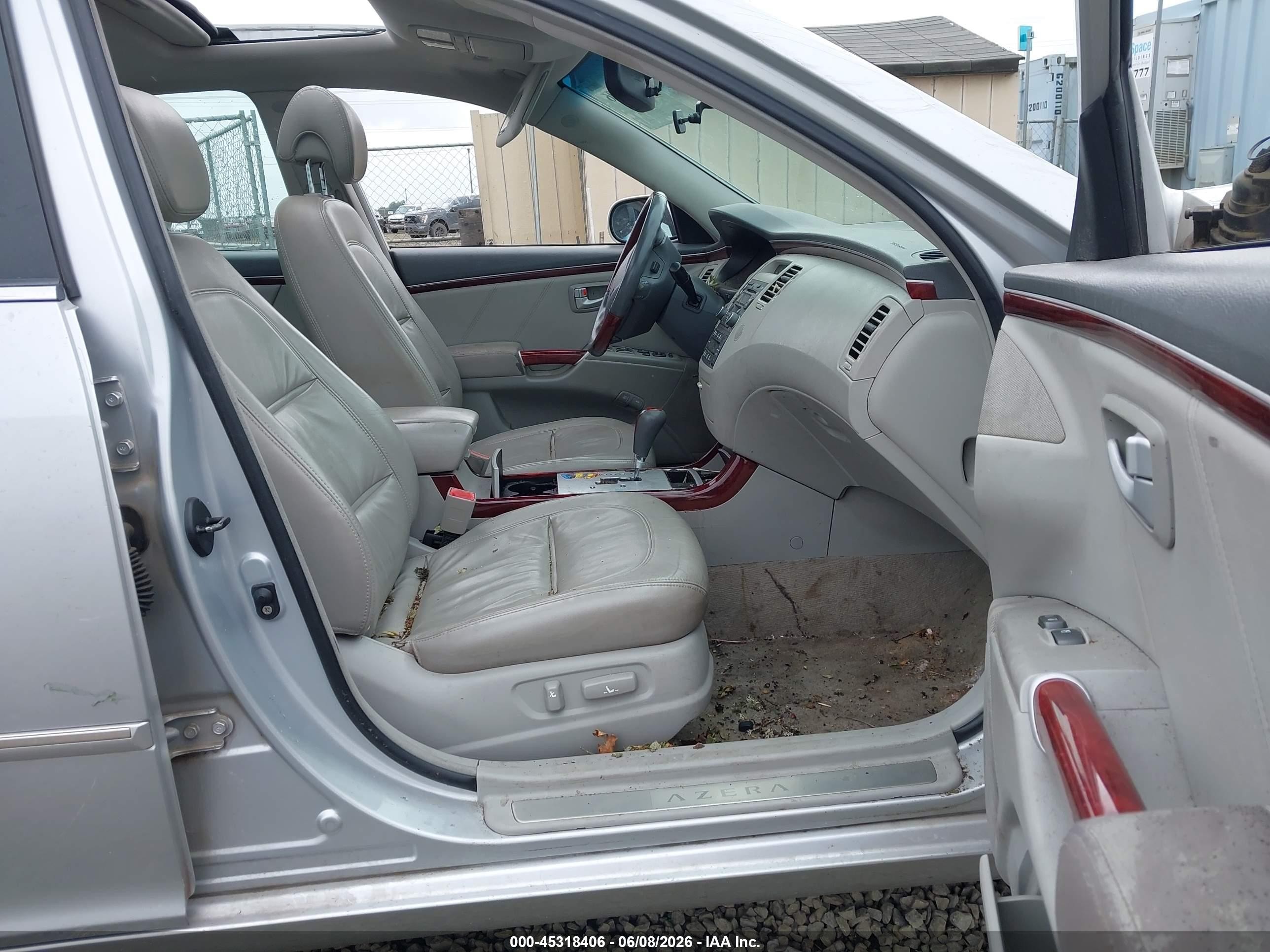 2006 Hyundai Azera Limited/se Gray vin: KMHFC46F46A051505