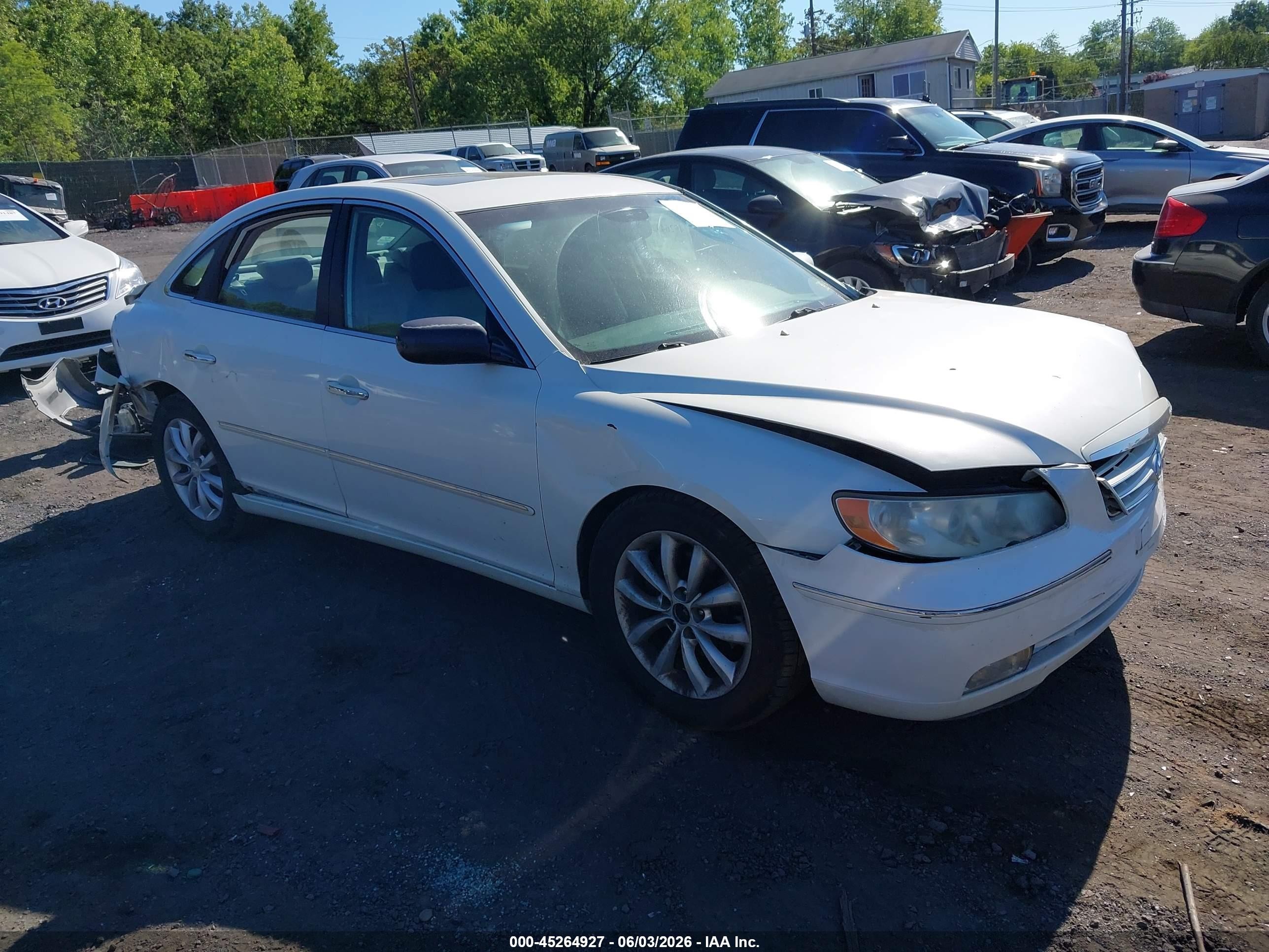 2006 Hyundai Azera Limited/se White vin: KMHFC46F46A088442