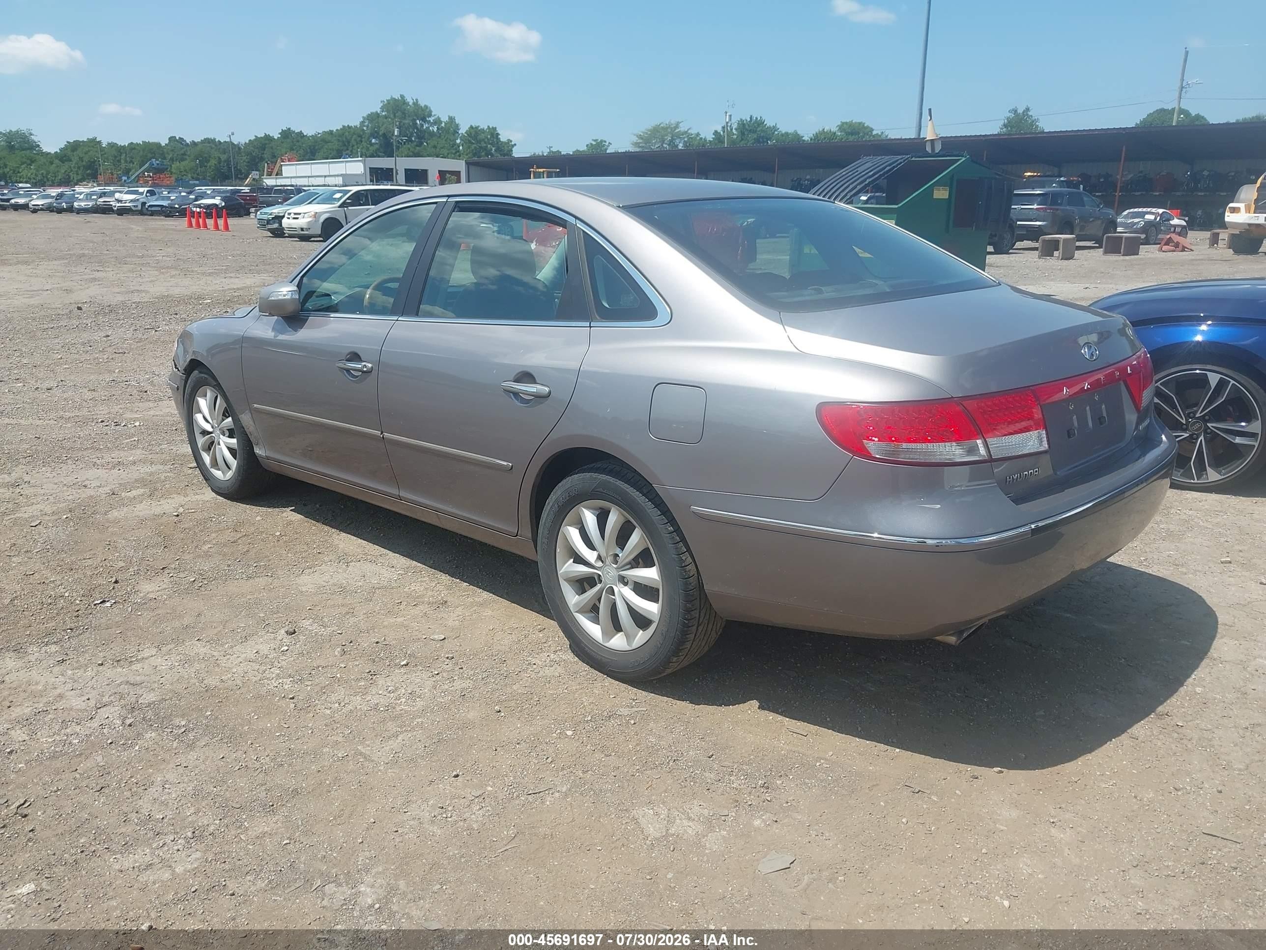 2007 Hyundai Azera Limited/se Silver vin: KMHFC46F47A140444