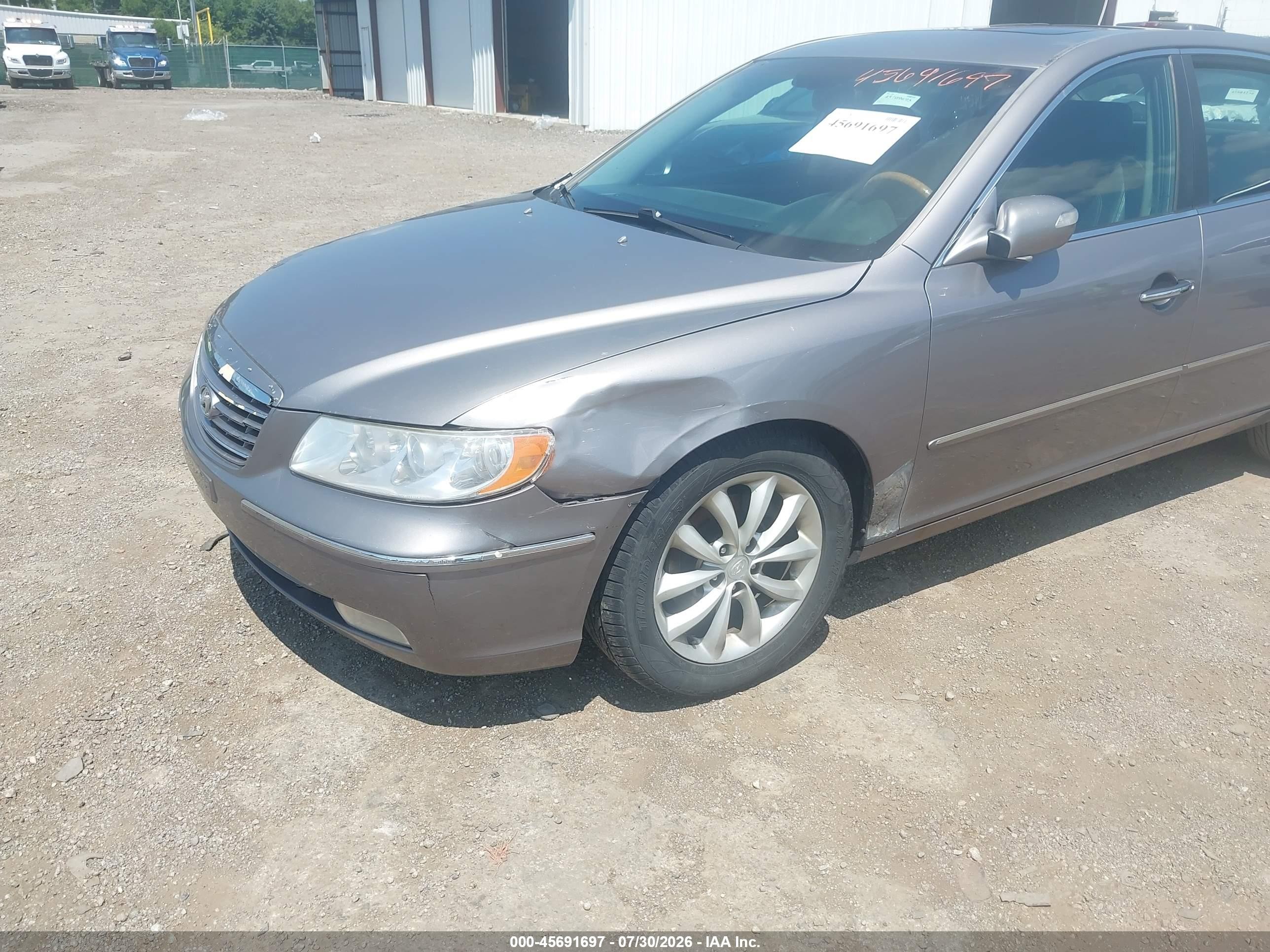 2007 Hyundai Azera Limited/se Silver vin: KMHFC46F47A140444