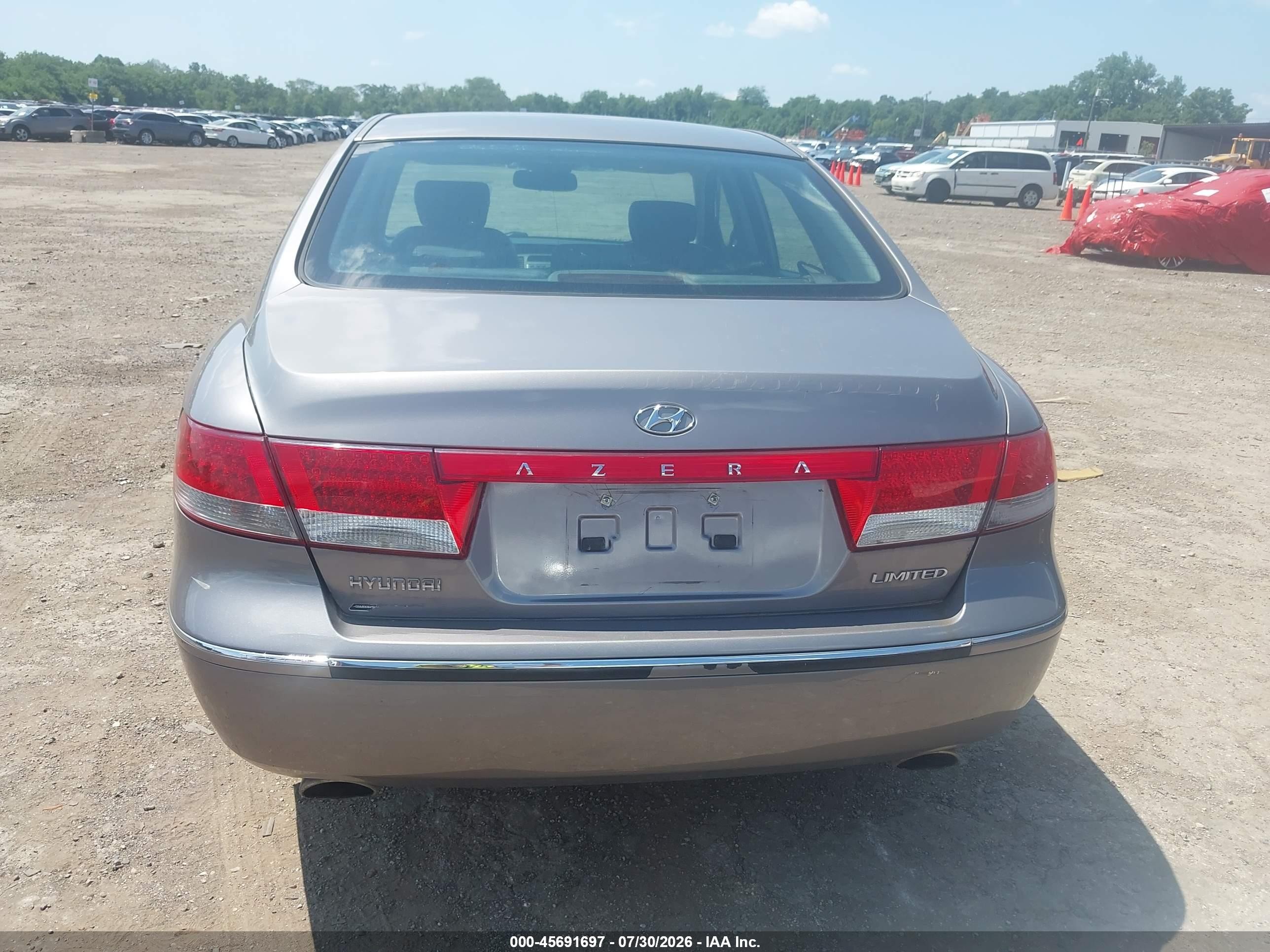 2007 Hyundai Azera Limited/se Silver vin: KMHFC46F47A140444