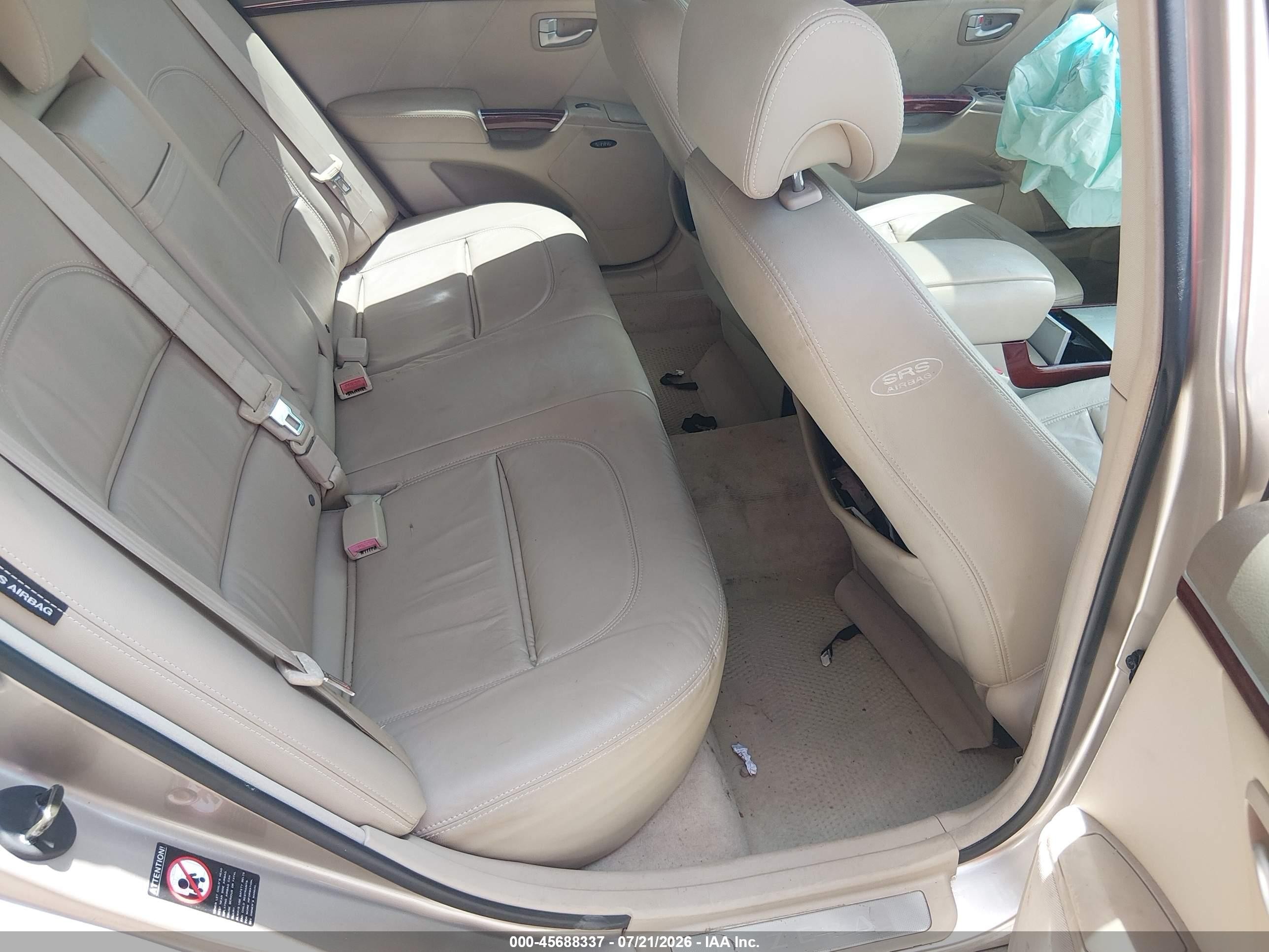2007 Hyundai Azera Limited/se Silver vin: KMHFC46F47A148088