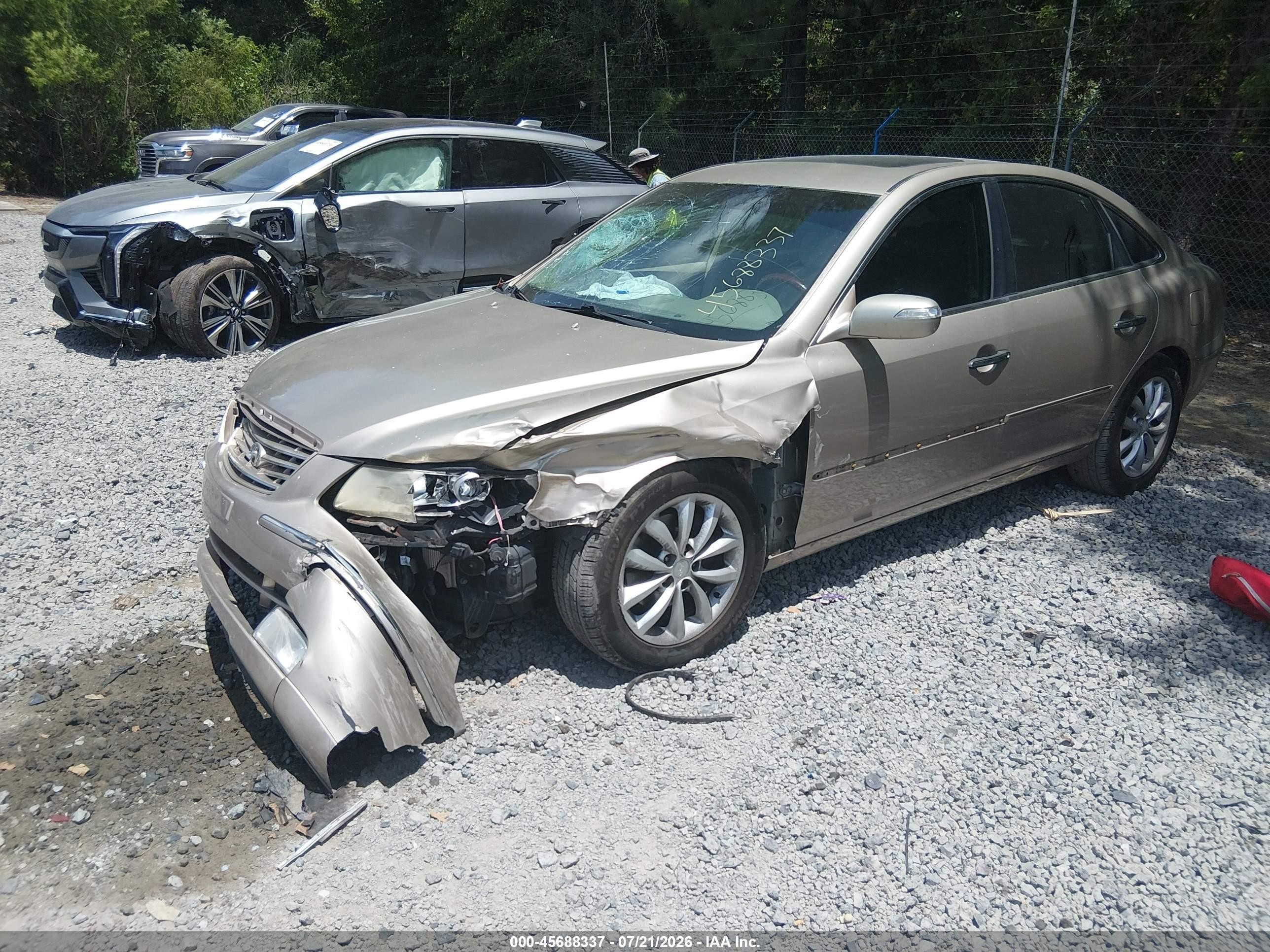 2007 Hyundai Azera Limited/se Silver vin: KMHFC46F47A148088