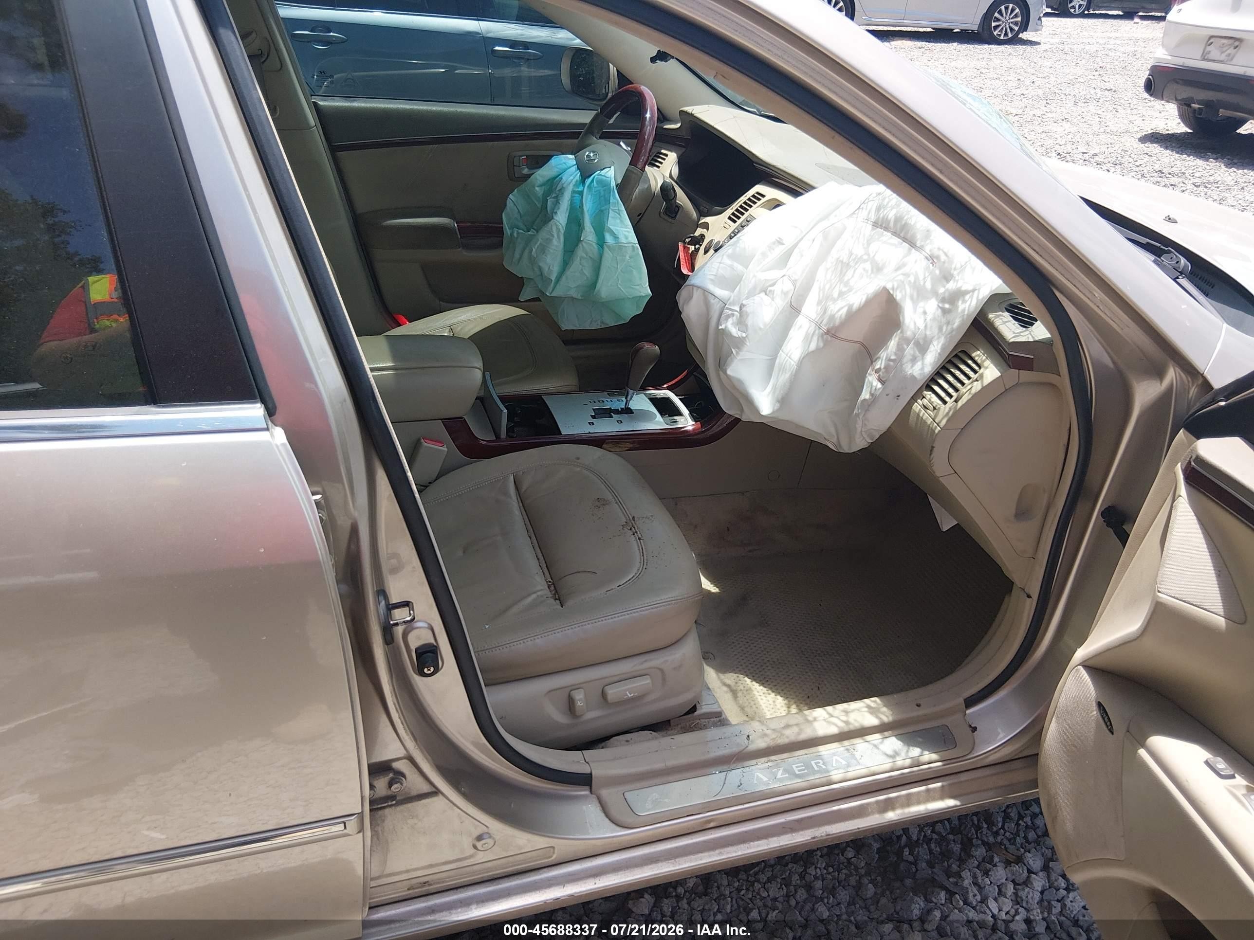 2007 Hyundai Azera Limited/se Silver vin: KMHFC46F47A148088