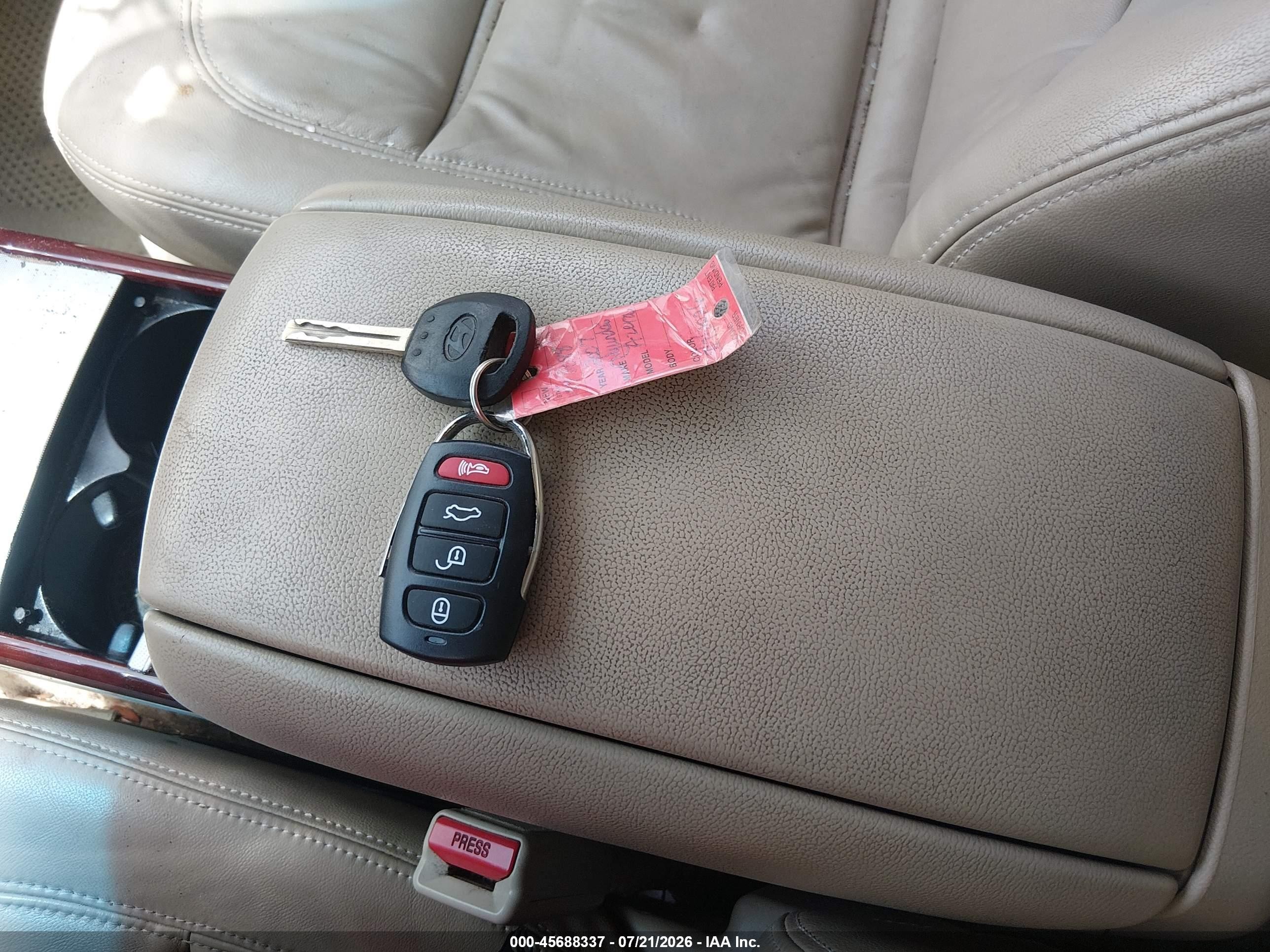 2007 Hyundai Azera Limited/se Silver vin: KMHFC46F47A148088