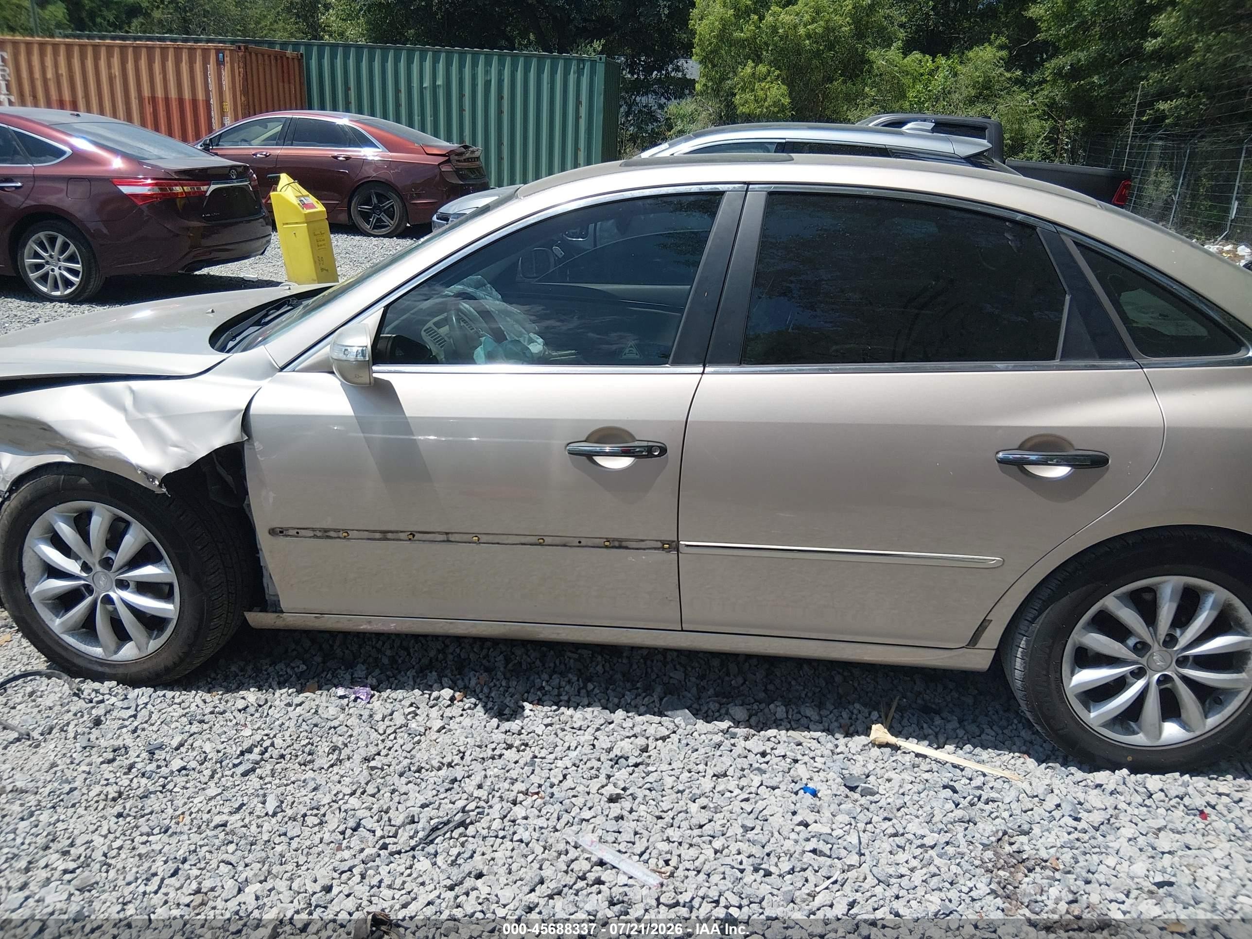 2007 Hyundai Azera Limited/se Silver vin: KMHFC46F47A148088
