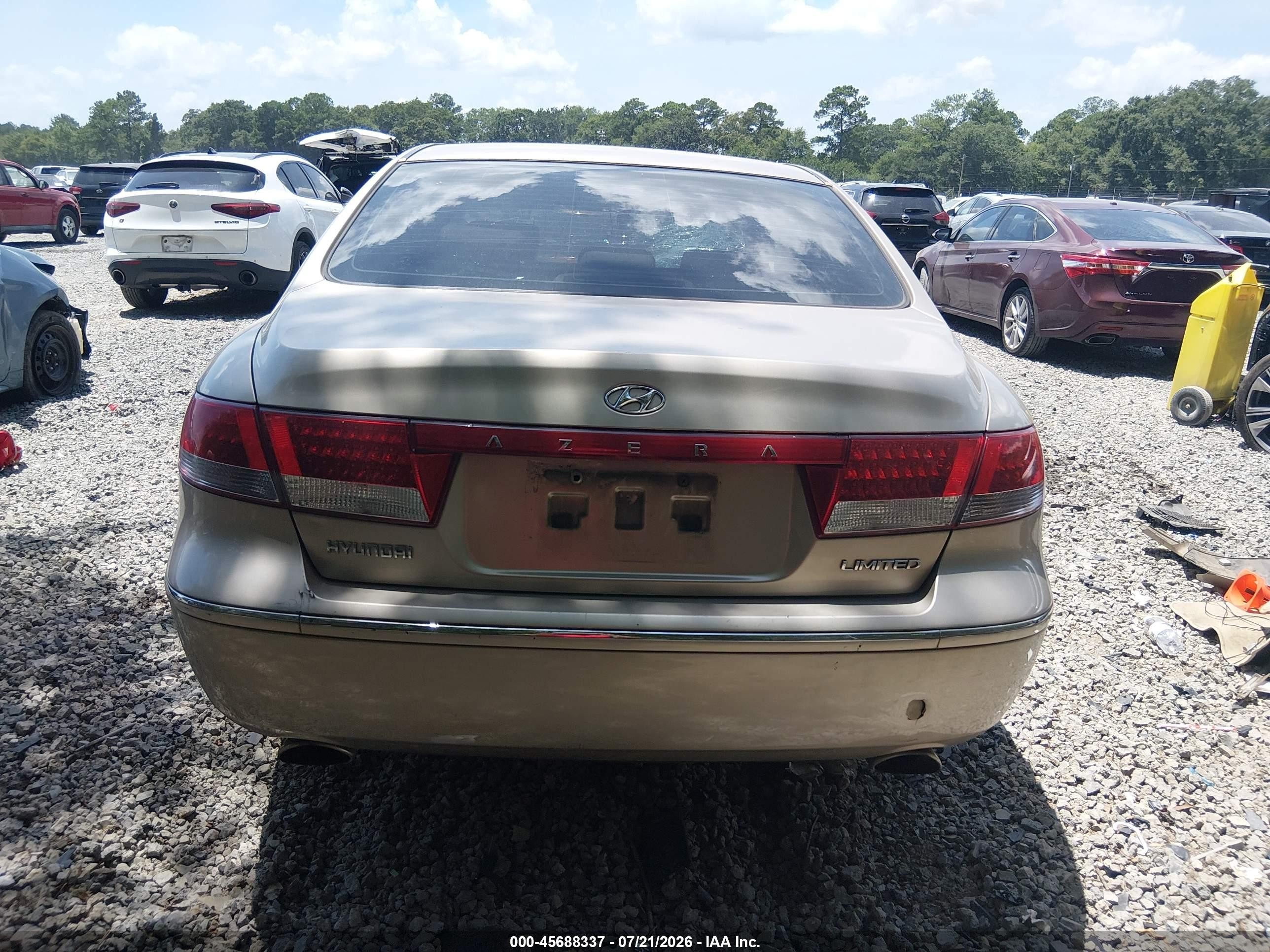 2007 Hyundai Azera Limited/se Silver vin: KMHFC46F47A148088