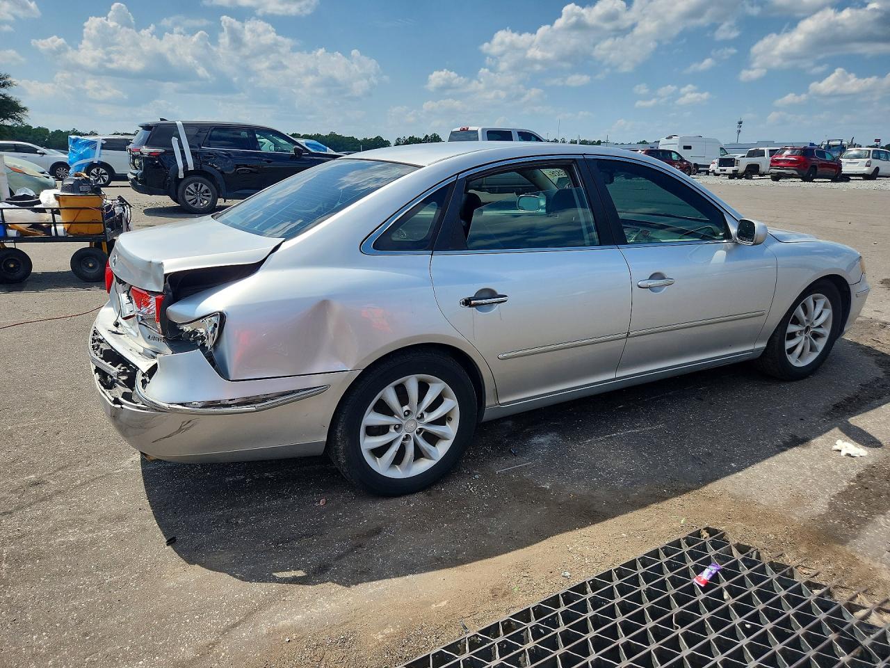 2007 Hyundai Azera Se Silver vin: KMHFC46F47A166266