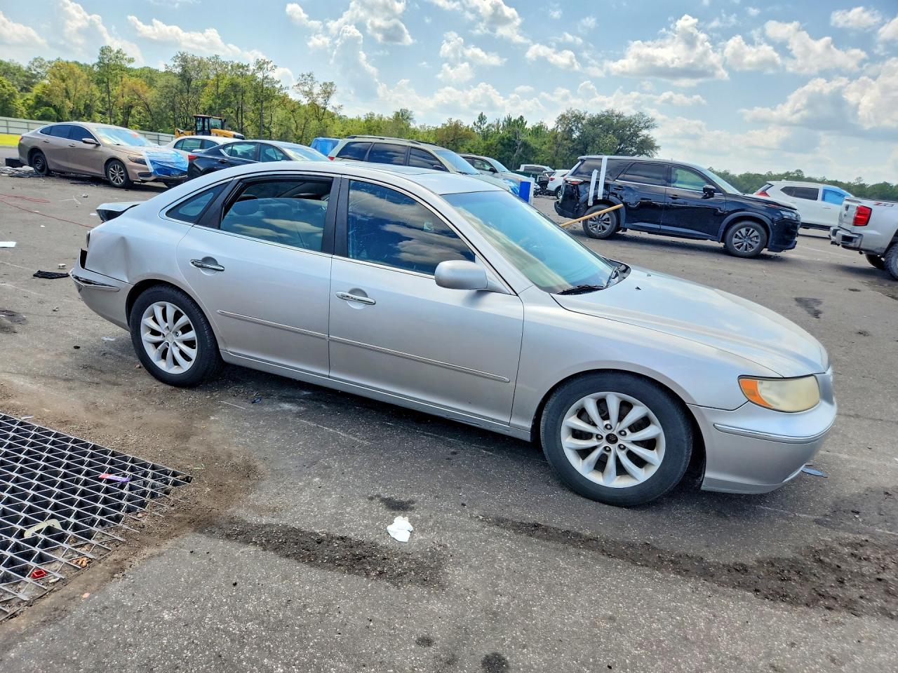 2007 Hyundai Azera Se Silver vin: KMHFC46F47A166266