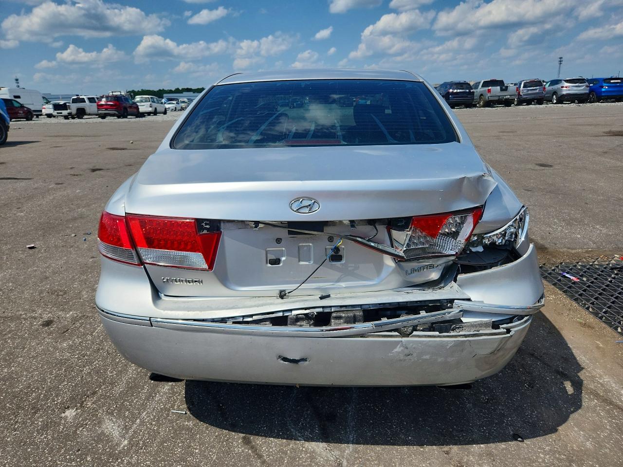 2007 Hyundai Azera Se Silver vin: KMHFC46F47A166266