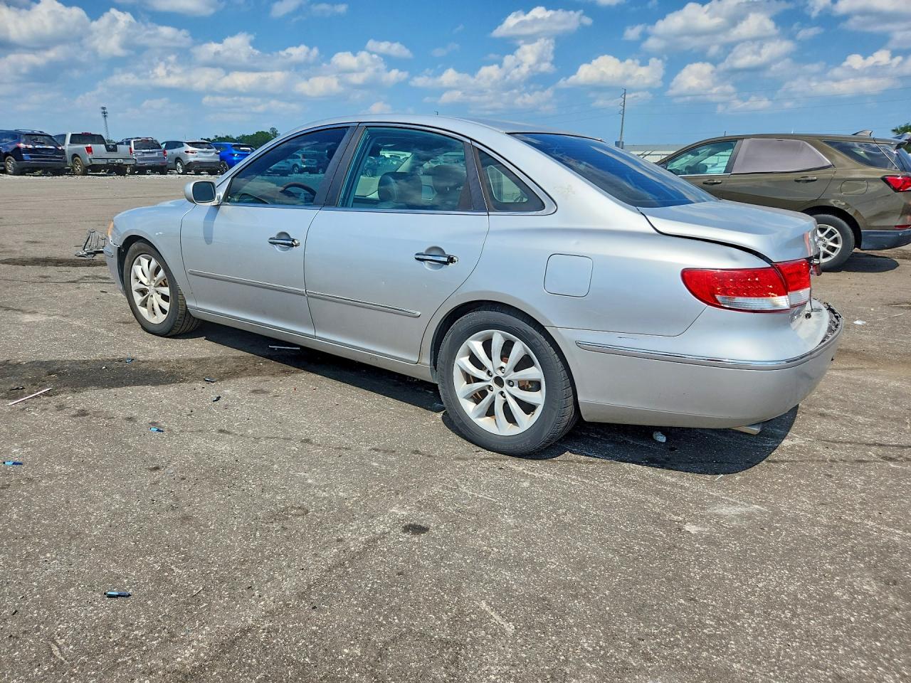2007 Hyundai Azera Se Silver vin: KMHFC46F47A166266