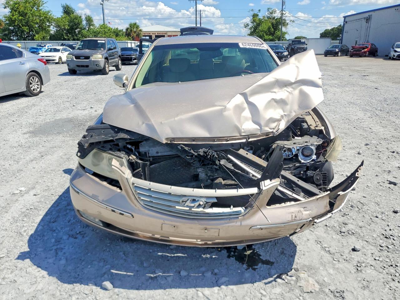 2007 Hyundai Azera Se Tan vin: KMHFC46F47A229298