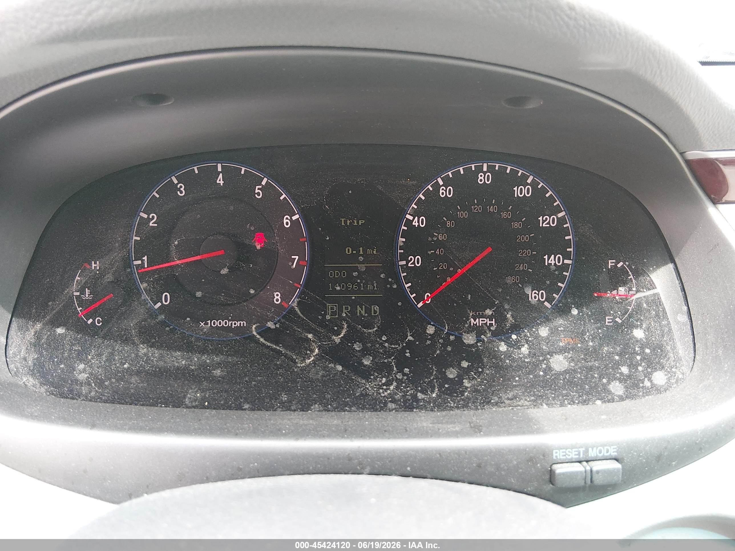 2008 Hyundai Azera Limited Silver vin: KMHFC46F48A289468